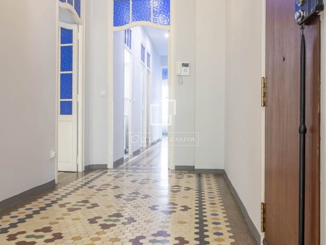 5 soverom Leilighet til leie i Valencia by - € 1 800 (Ref: 9500021)