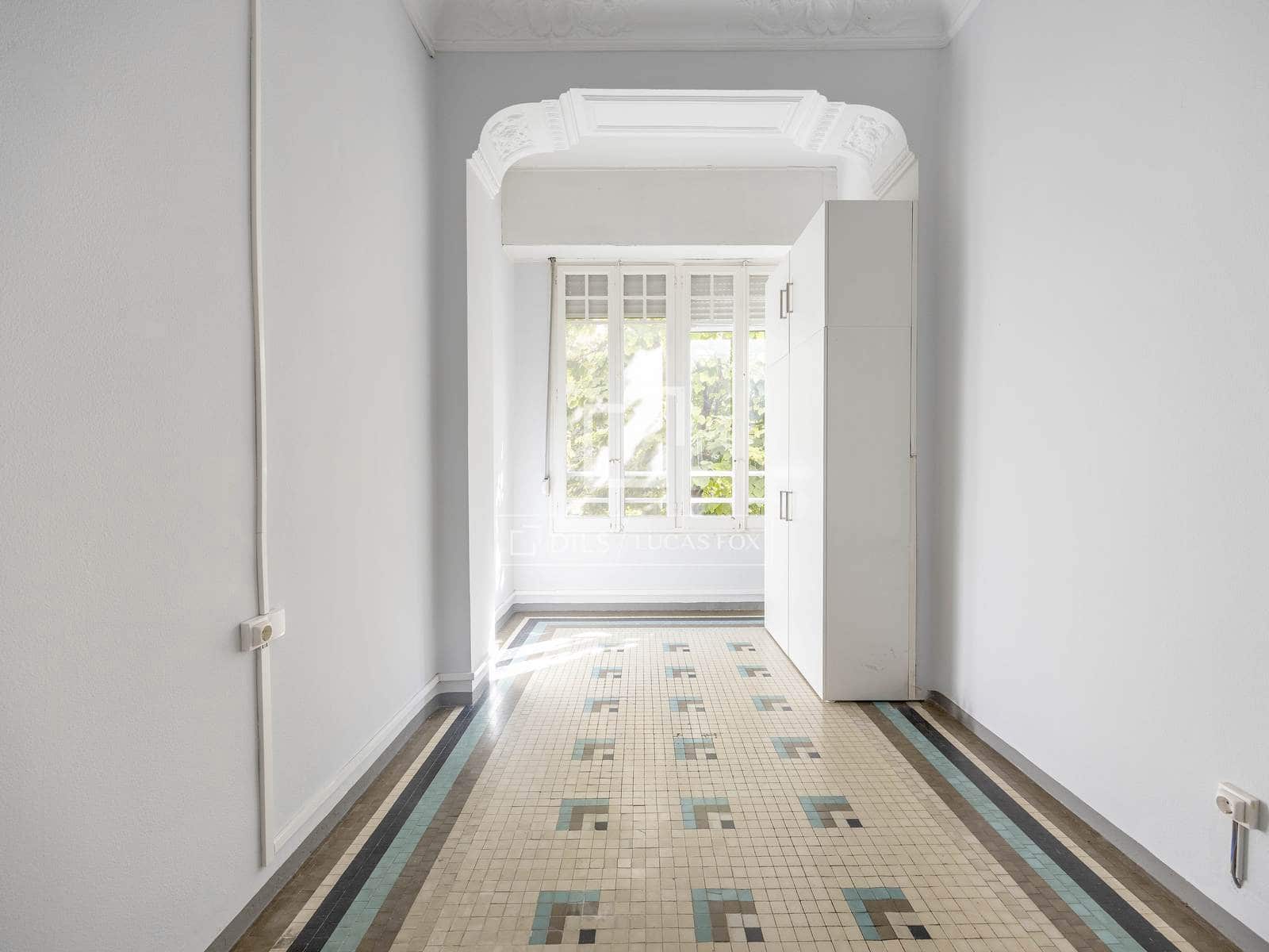 5 soverom Leilighet til leie i Valencia by - € 1 800 (Ref: 9500021)