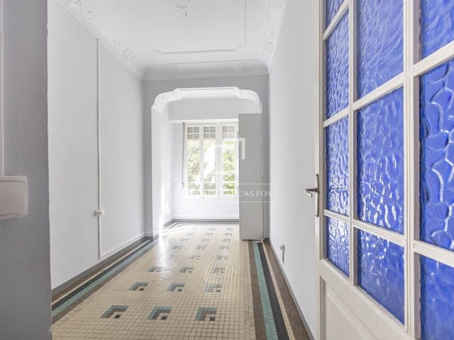 5 soverom Leilighet til leie i Valencia by - € 1 800 (Ref: 9500021)