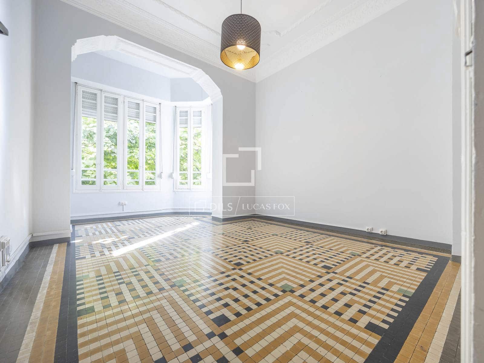 5 soverom Leilighet til leie i Valencia by - € 1 800 (Ref: 9500021)