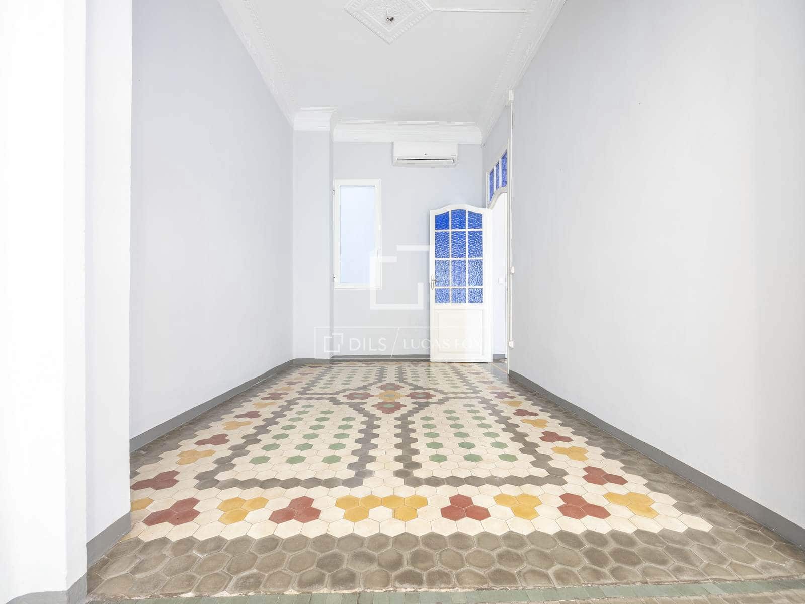 5 soverom Leilighet til leie i Valencia by - € 1 800 (Ref: 9500021)