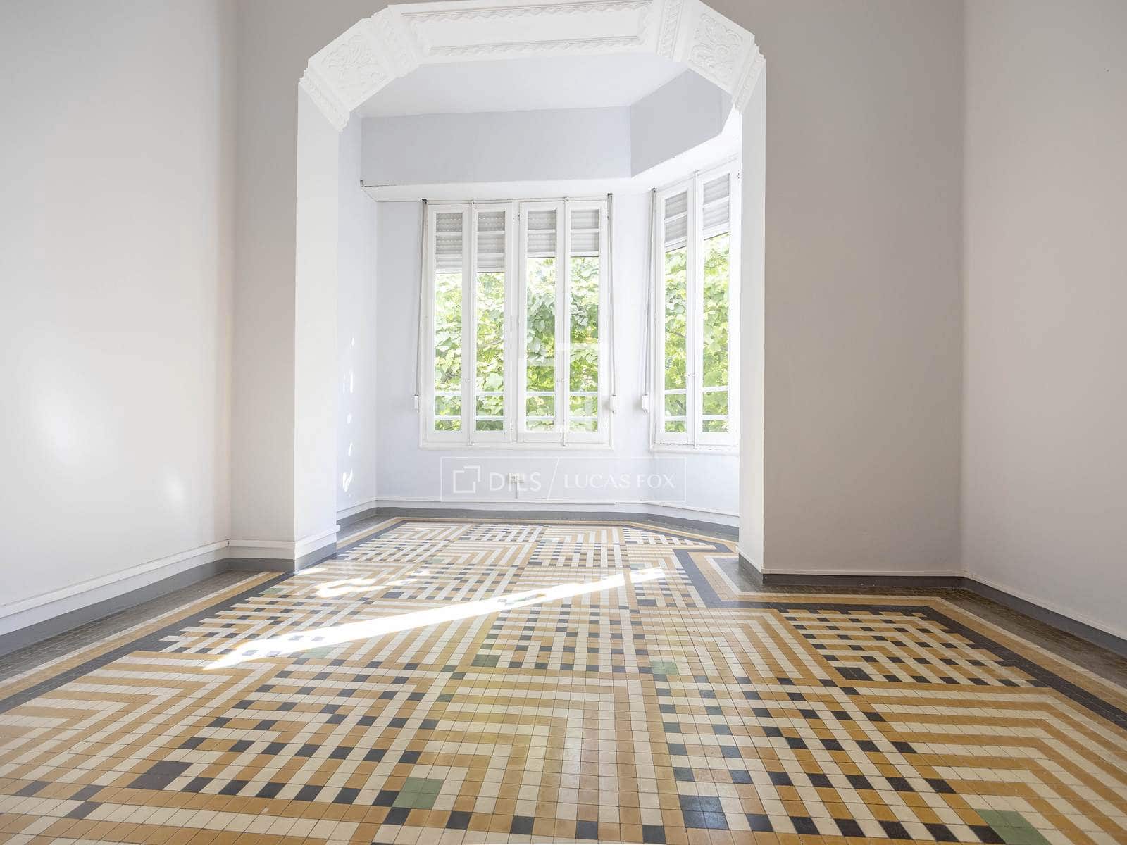 5 soverom Leilighet til leie i Valencia by - € 1 800 (Ref: 9500021)