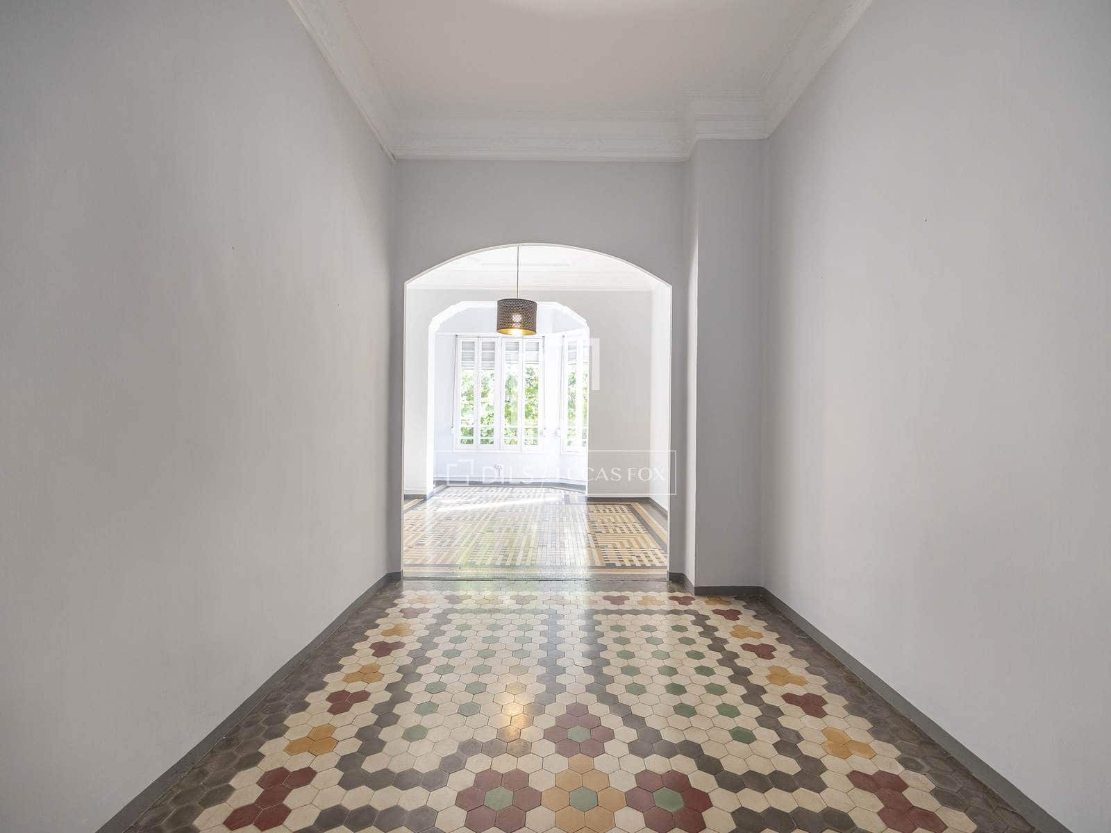 5 soverom Leilighet til leie i Valencia by - € 1 800 (Ref: 9500021)