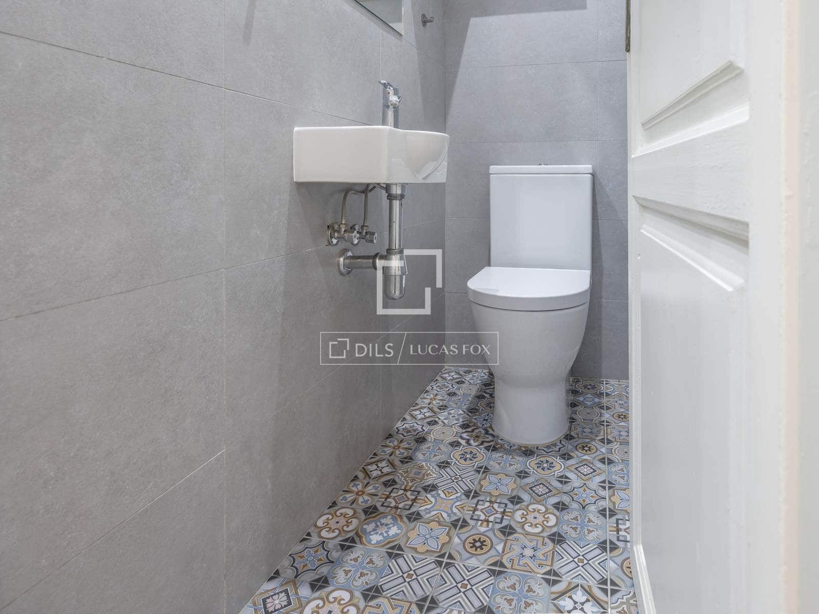 5 soverom Leilighet til leie i Valencia by - € 1 800 (Ref: 9500021)