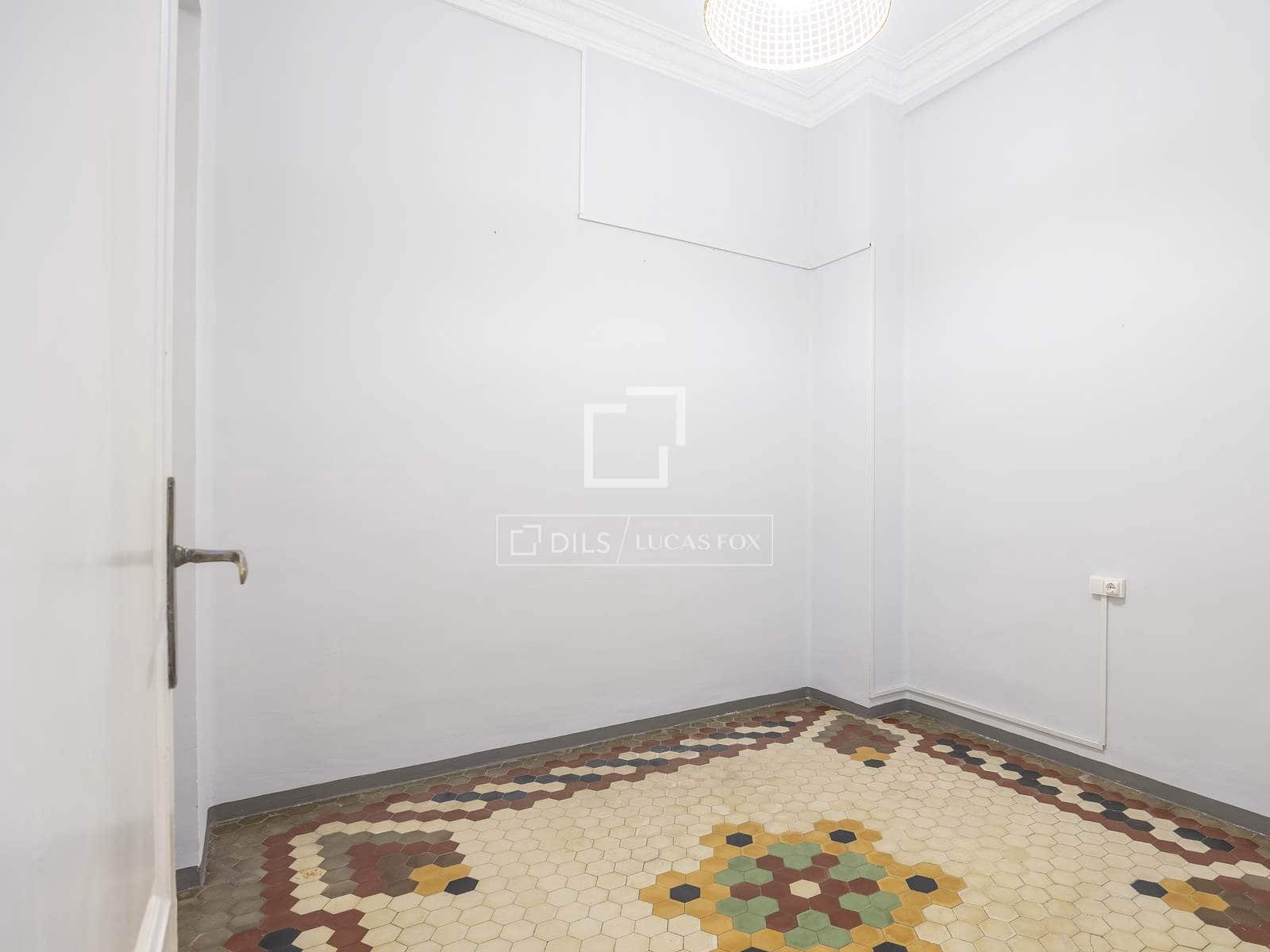 5 soverom Leilighet til leie i Valencia by - € 1 800 (Ref: 9500021)