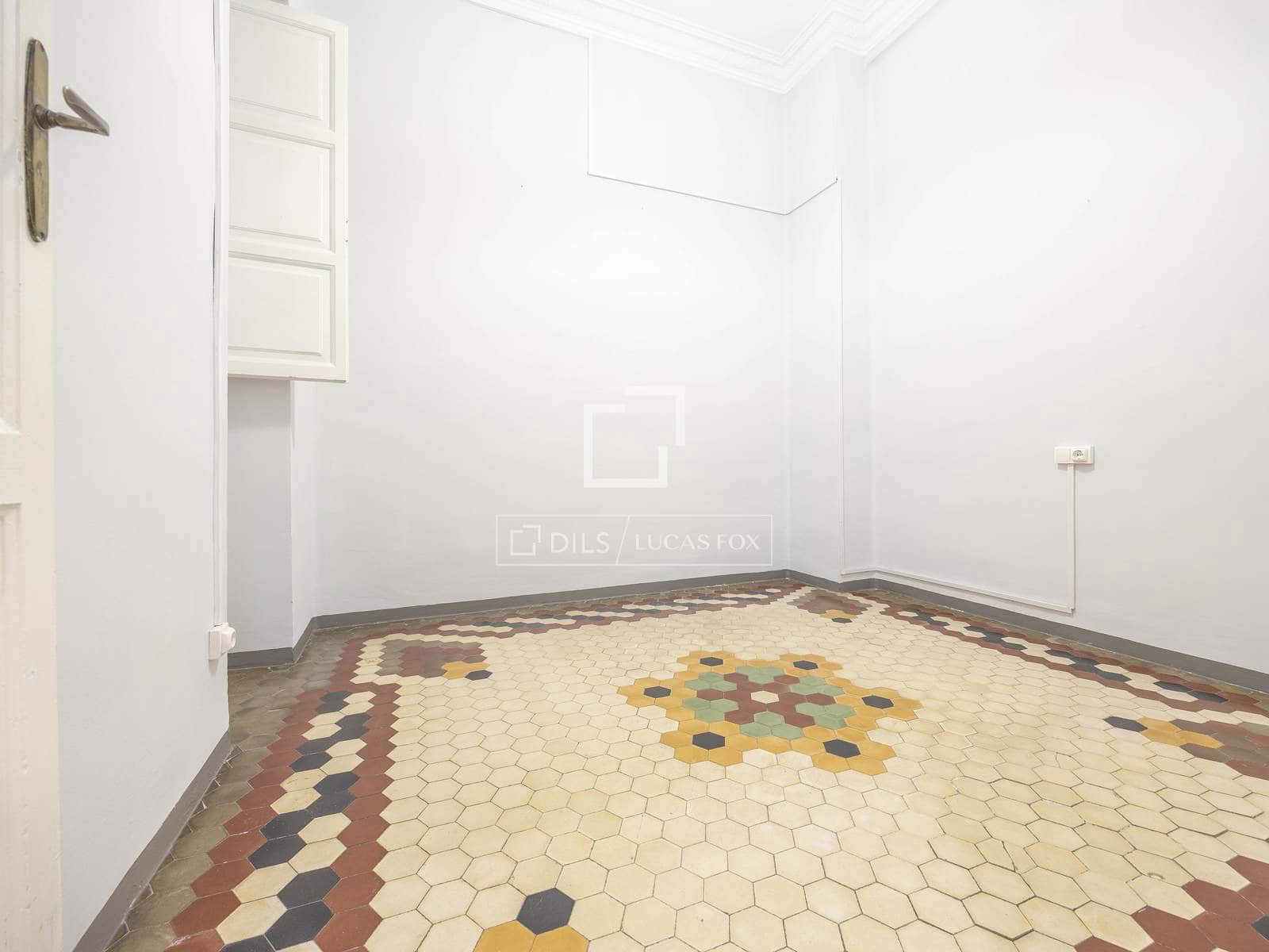 5 soverom Leilighet til leie i Valencia by - € 1 800 (Ref: 9500021)