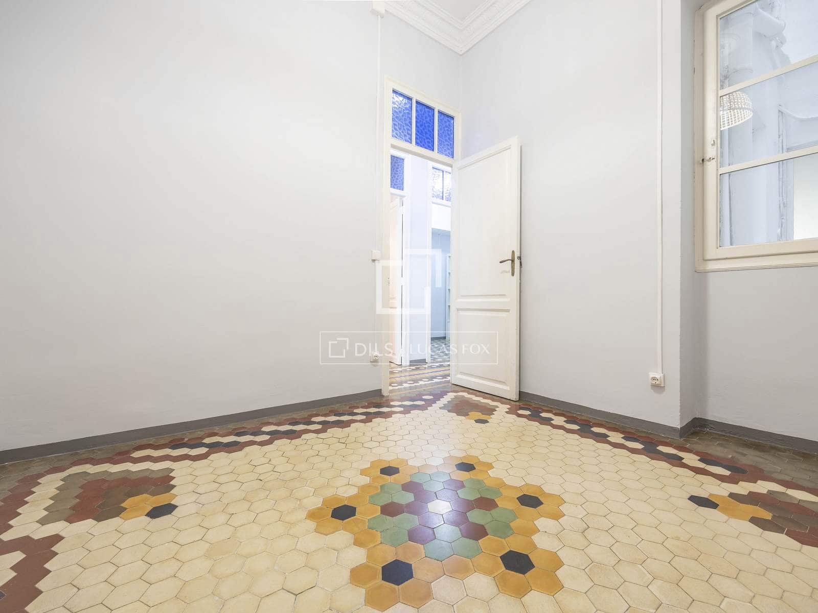 5 soverom Leilighet til leie i Valencia by - € 1 800 (Ref: 9500021)