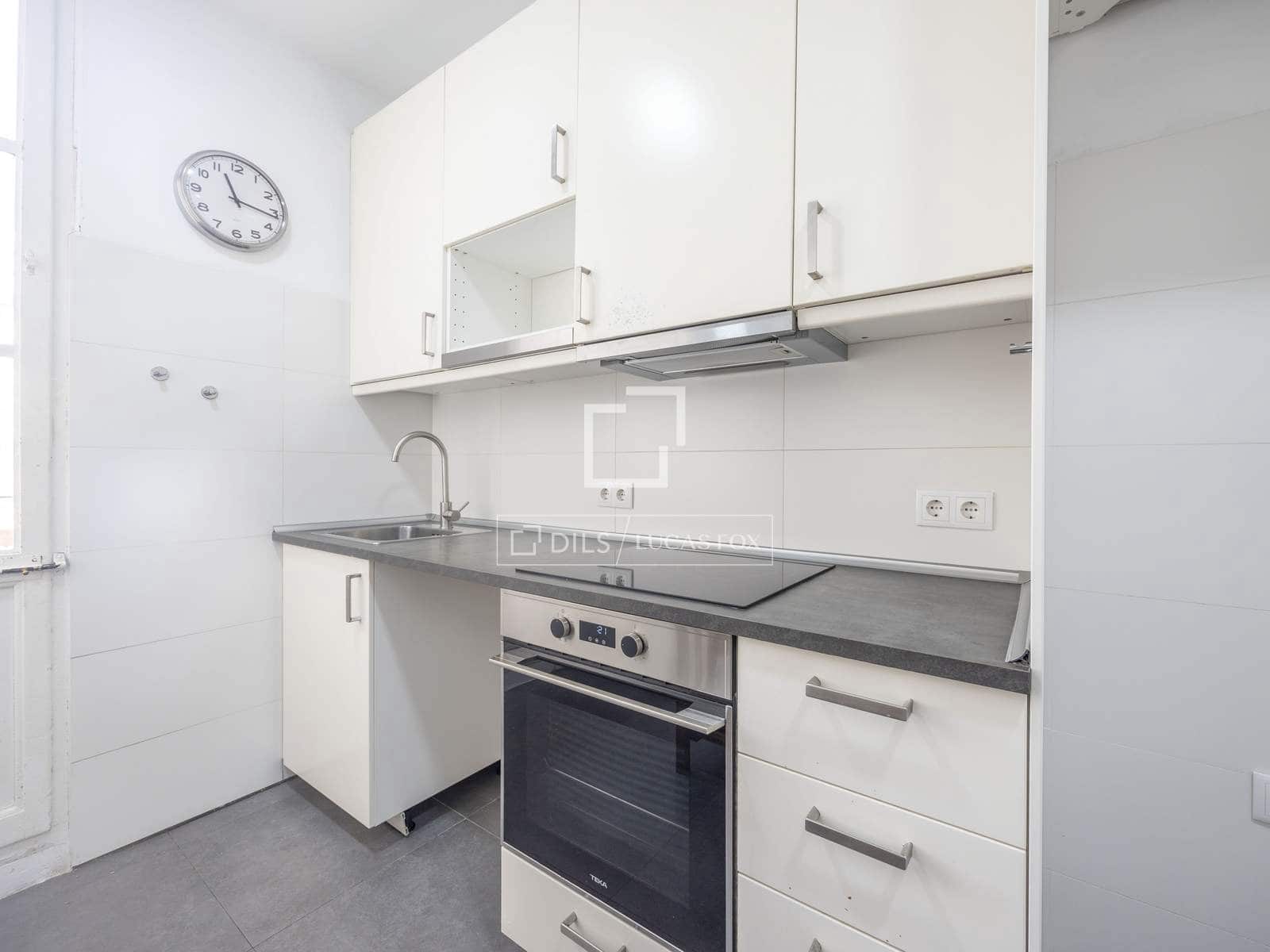 5 soverom Leilighet til leie i Valencia by - € 1 800 (Ref: 9500021)