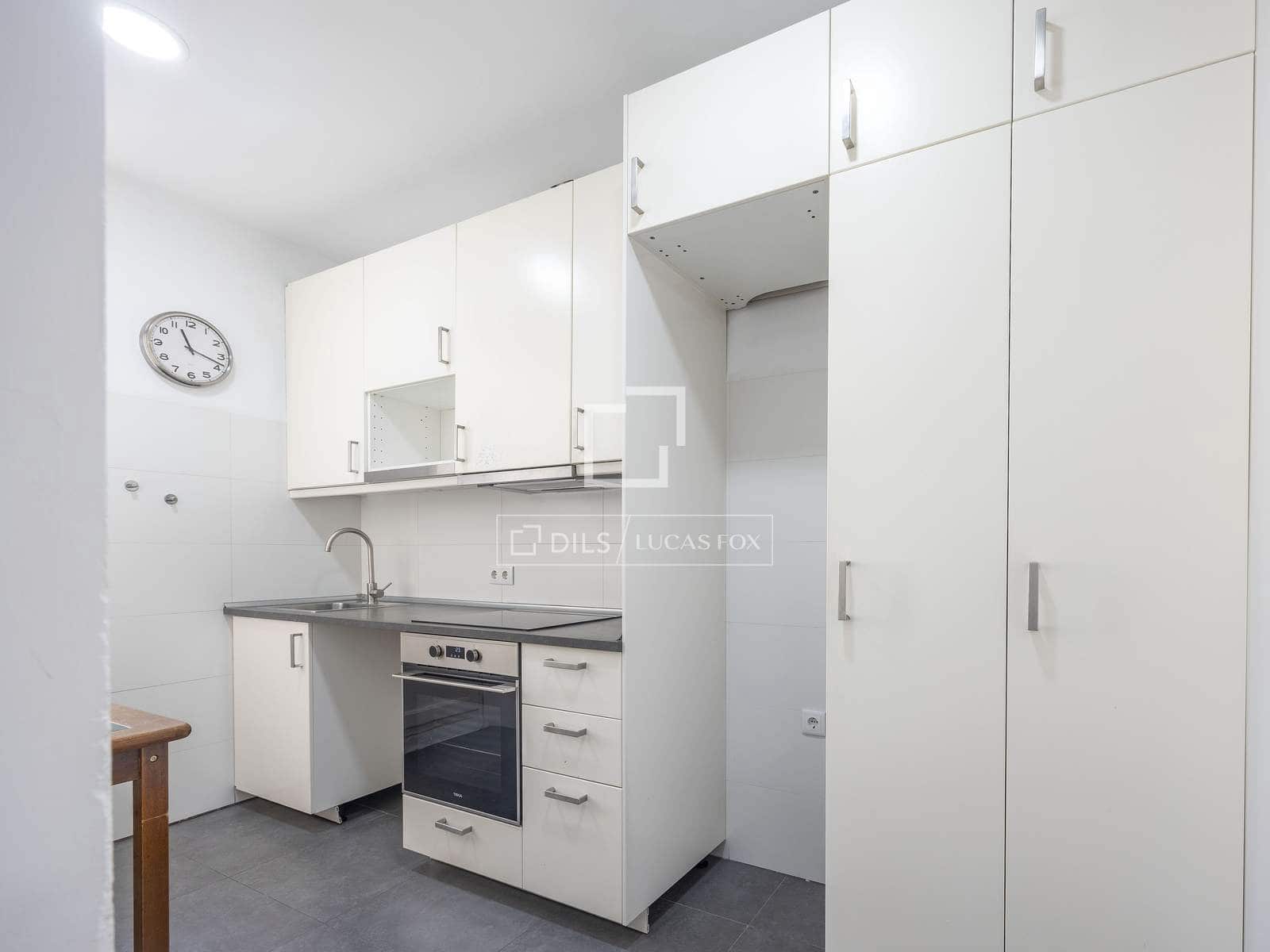 5 soverom Leilighet til leie i Valencia by - € 1 800 (Ref: 9500021)