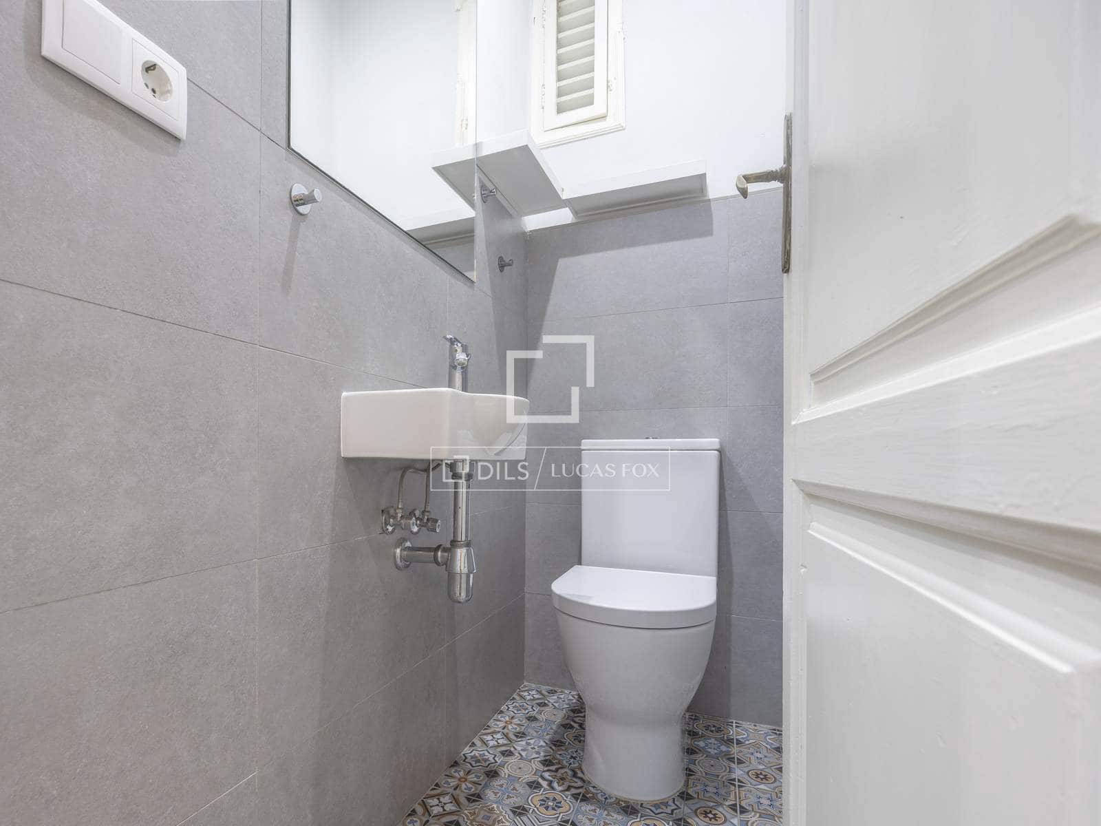 5 soverom Leilighet til leie i Valencia by - € 1 800 (Ref: 9500021)