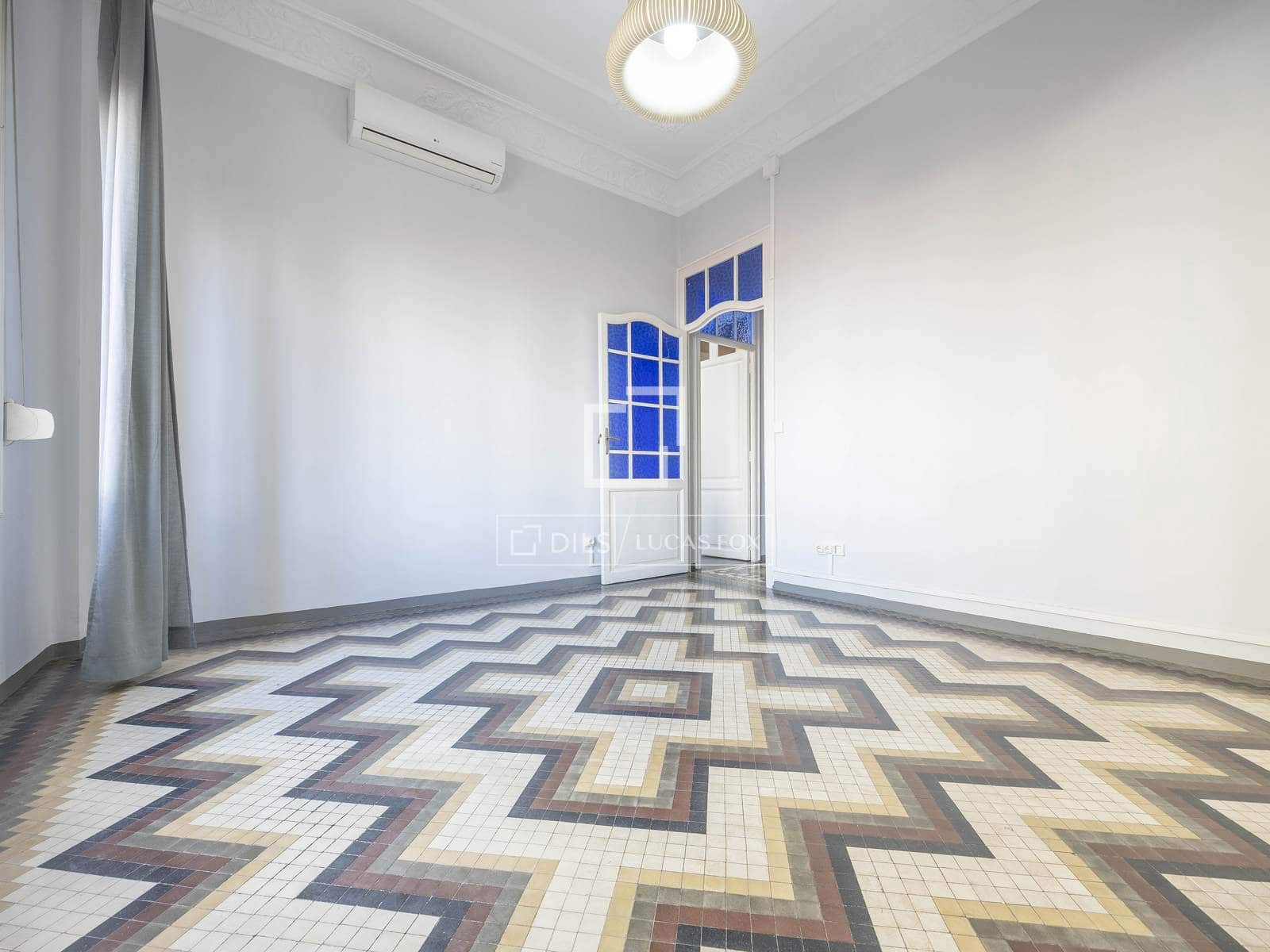 5 soverom Leilighet til leie i Valencia by - € 1 800 (Ref: 9500021)