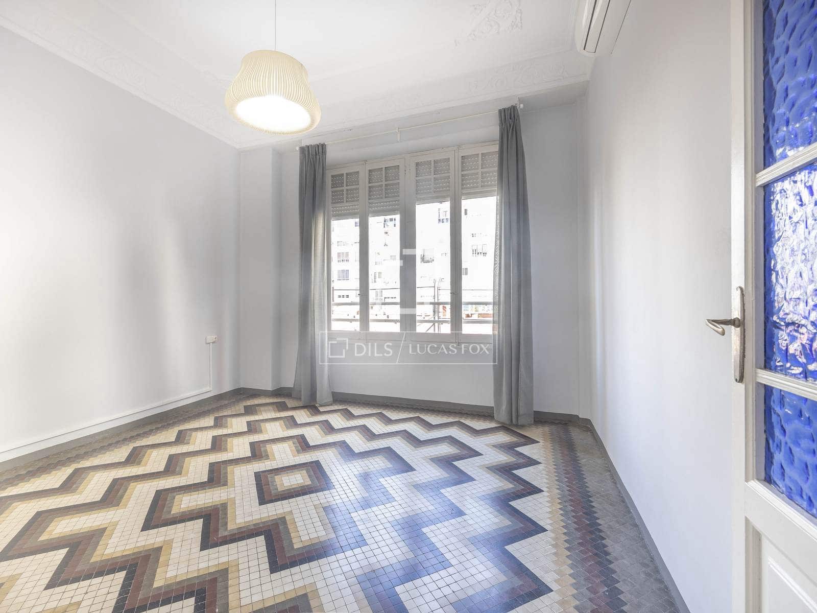 5 soverom Leilighet til leie i Valencia by - € 1 800 (Ref: 9500021)