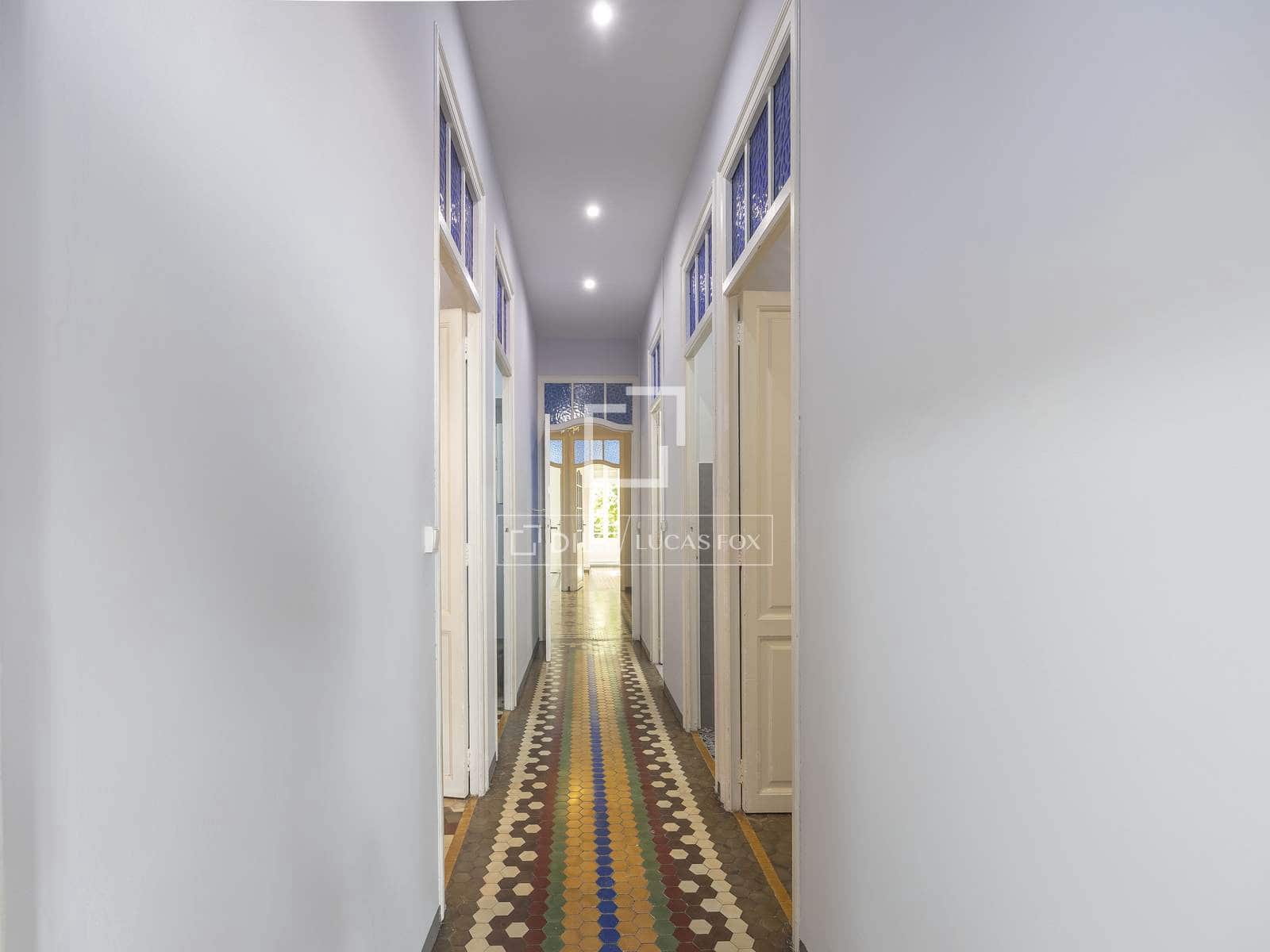 5 soverom Leilighet til leie i Valencia by - € 1 800 (Ref: 9500021)