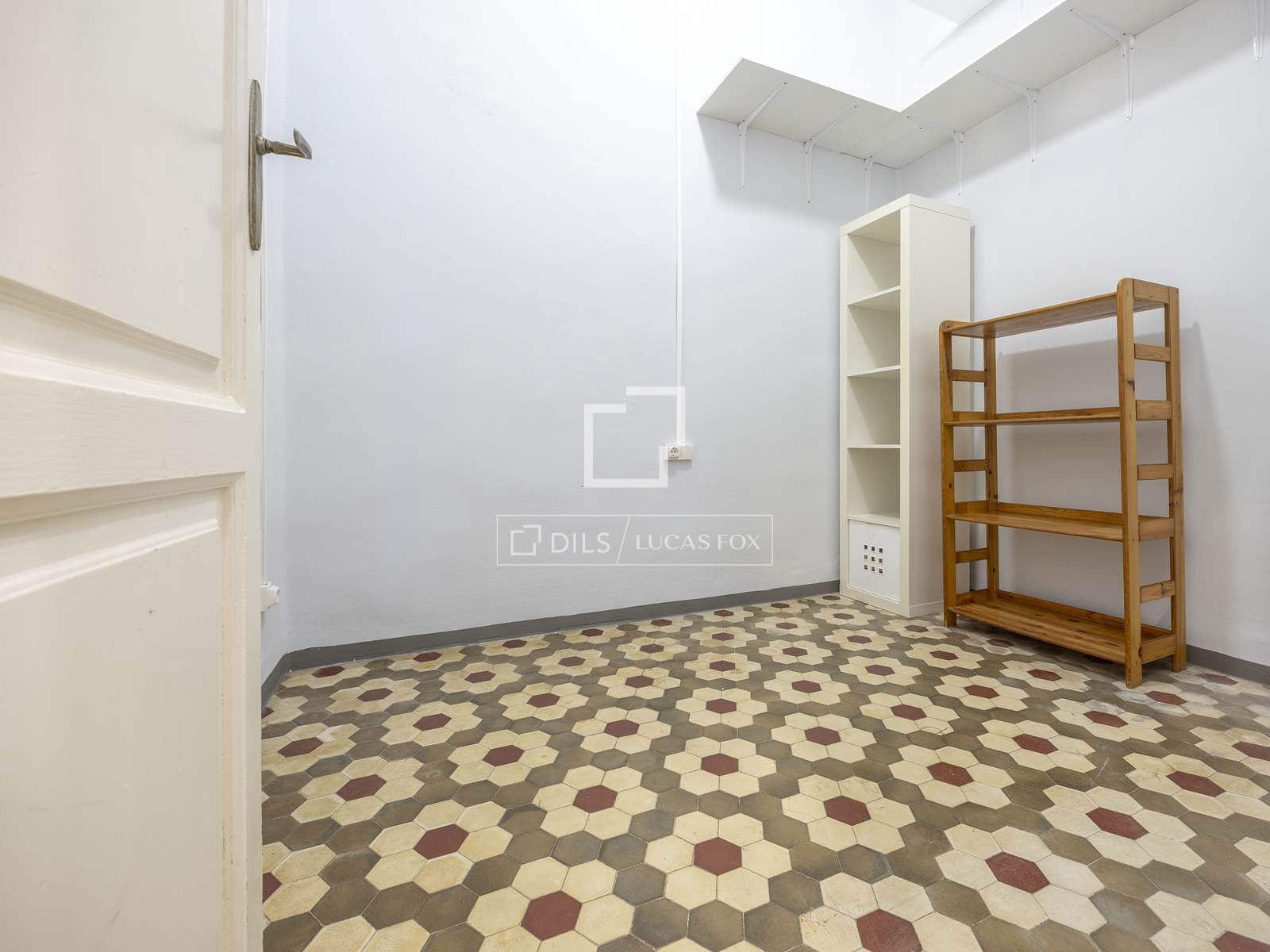 5 soverom Leilighet til leie i Valencia by - € 1 800 (Ref: 9500021)