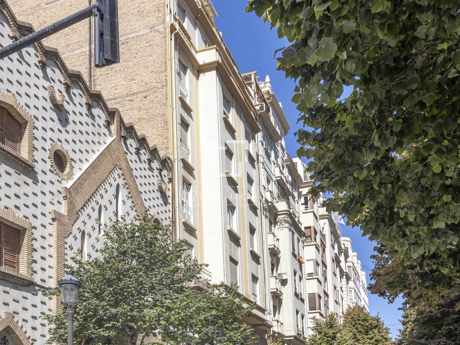 5 soverom Leilighet til leie i Valencia by - € 1 800 (Ref: 9500021)