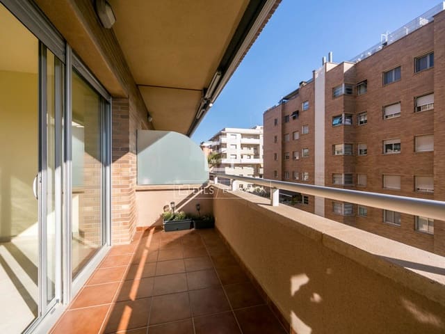 3 Zimmer Apartment zu vermieten in Castelldefels mit Pool Garage - 1.650 € (Ref: 9500022)
