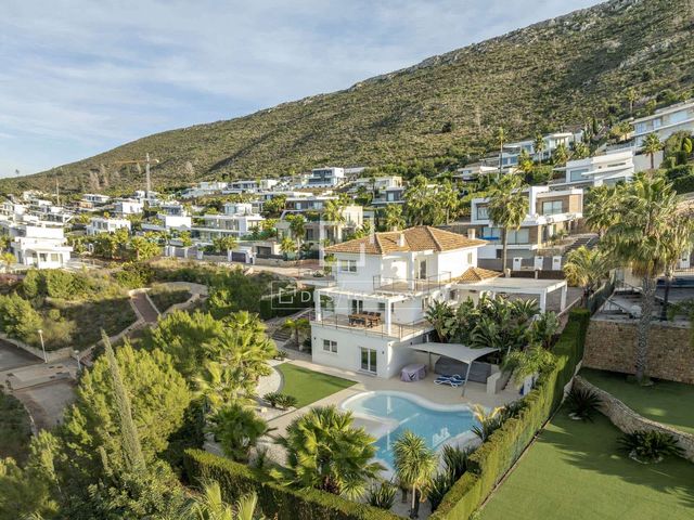 5 chambre Villa/Maison à vendre à Javea / Xàbia avec piscine garage - 1 595 000 € (Ref: 9500339)
