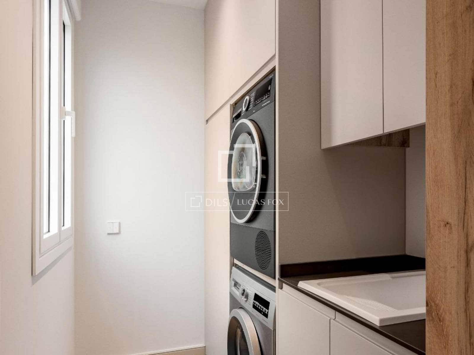 3 bedroom Apartment for sale in Madrid city with garage - € 1,575,000 (Ref: 9500342)