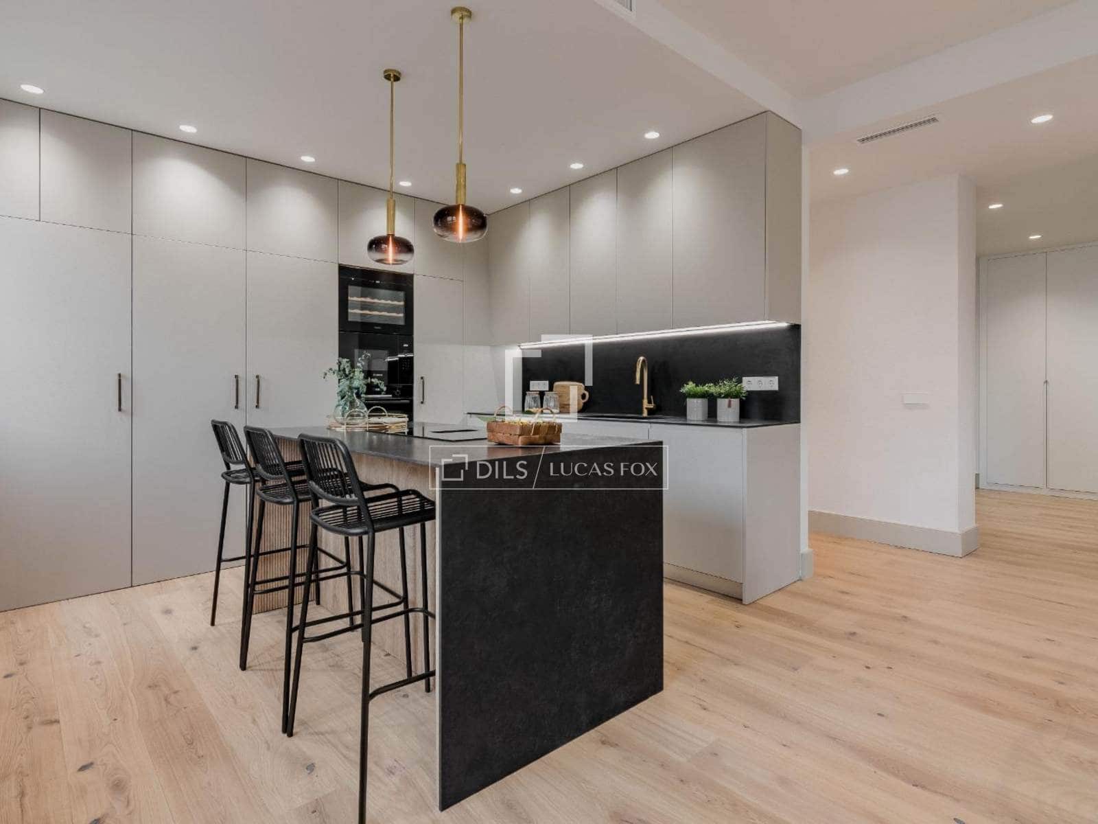 3 bedroom Apartment for sale in Madrid city with garage - € 1,575,000 (Ref: 9500342)