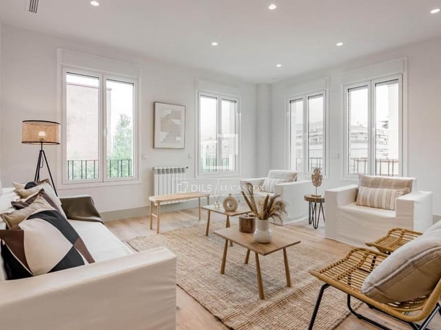 3 bedroom Apartment for sale in Gaztambide, Madrid city with garage - € 1,575,000 (Ref: 9500342)