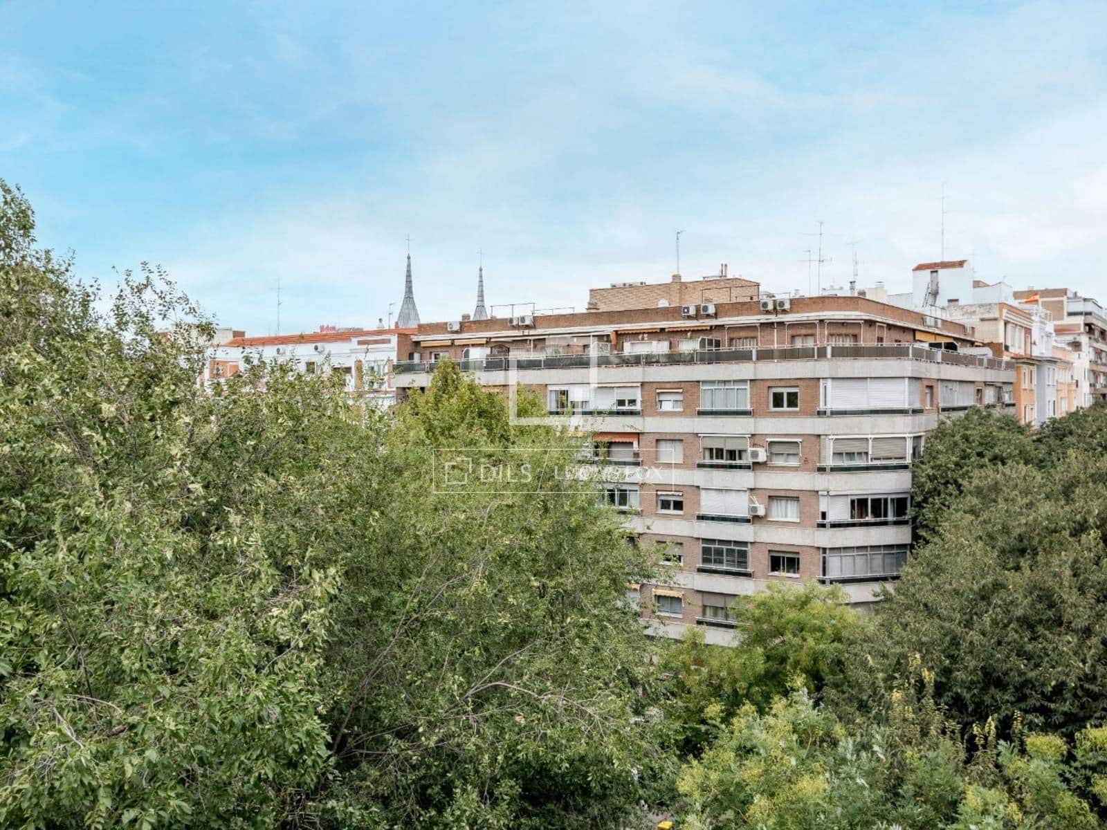 3 bedroom Apartment for sale in Madrid city with garage - € 1,575,000 (Ref: 9500342)