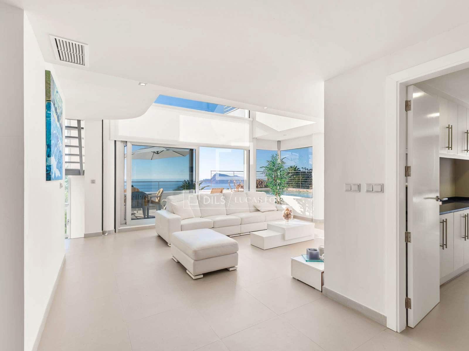 4 bedroom Villa for sale in Altea with pool garage - € 1,250,000 (Ref: 9502918)