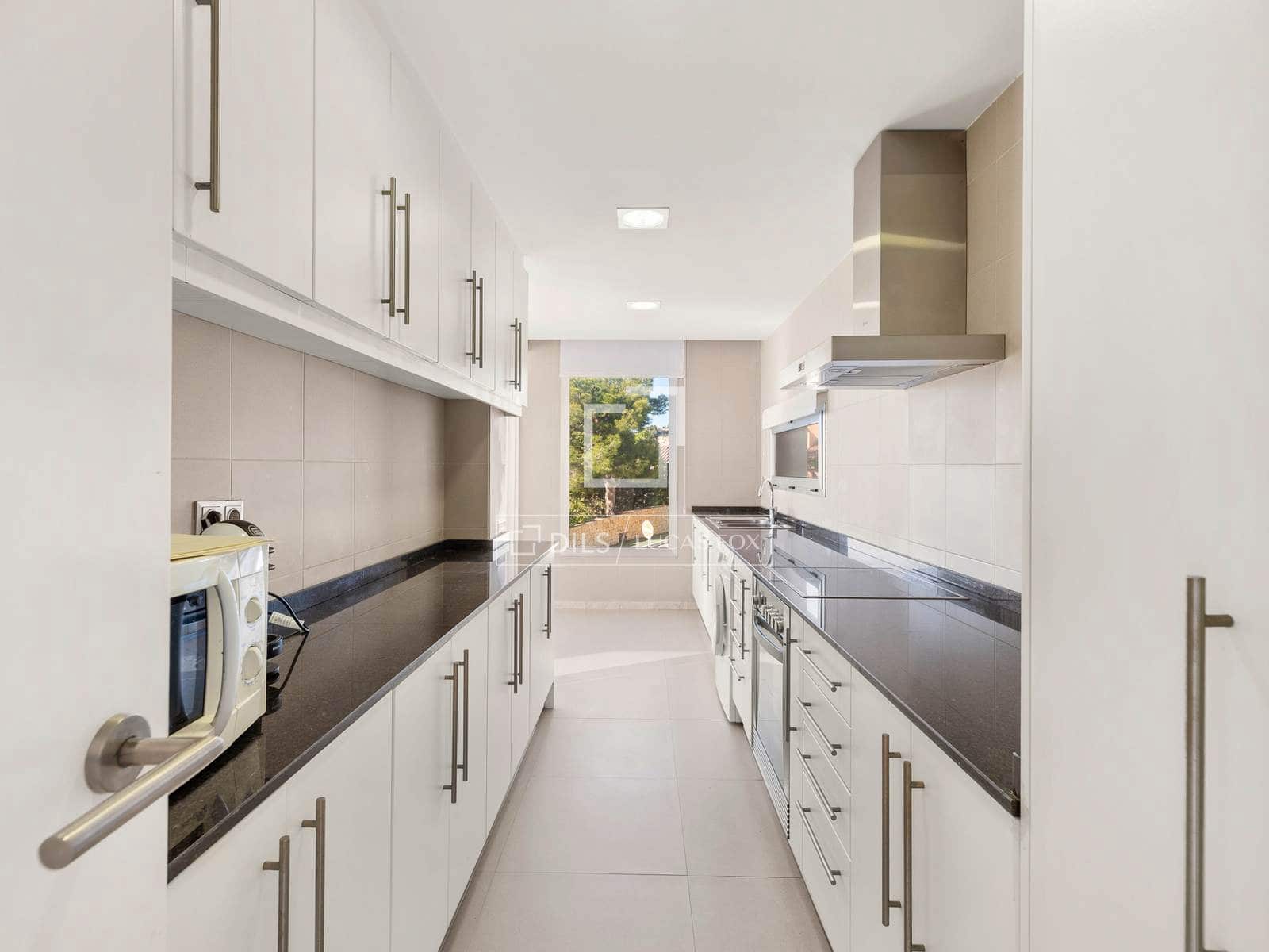 4 bedroom Villa for sale in Altea with pool garage - € 1,250,000 (Ref: 9502918)