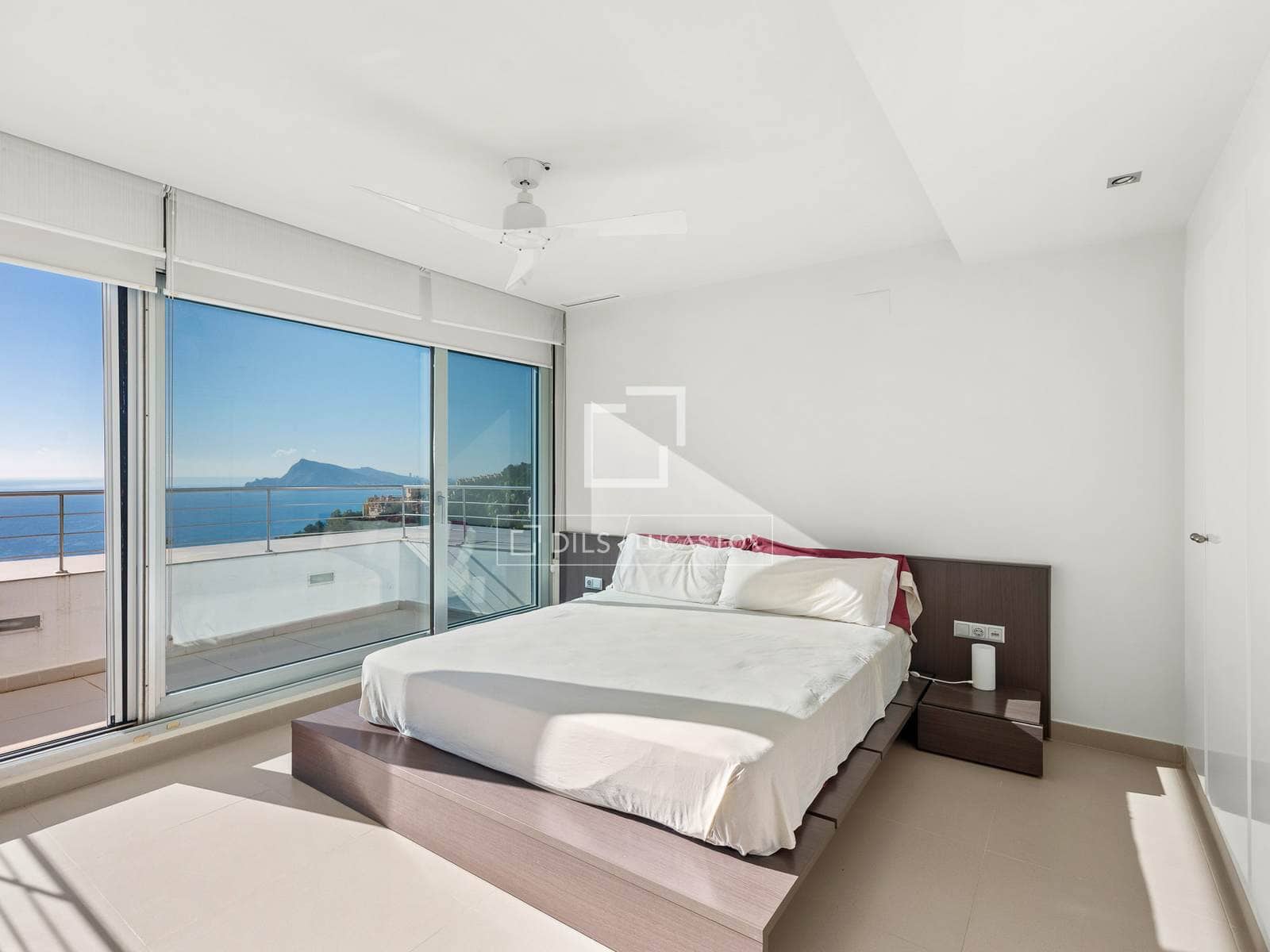 4 bedroom Villa for sale in Altea with pool garage - € 1,250,000 (Ref: 9502918)