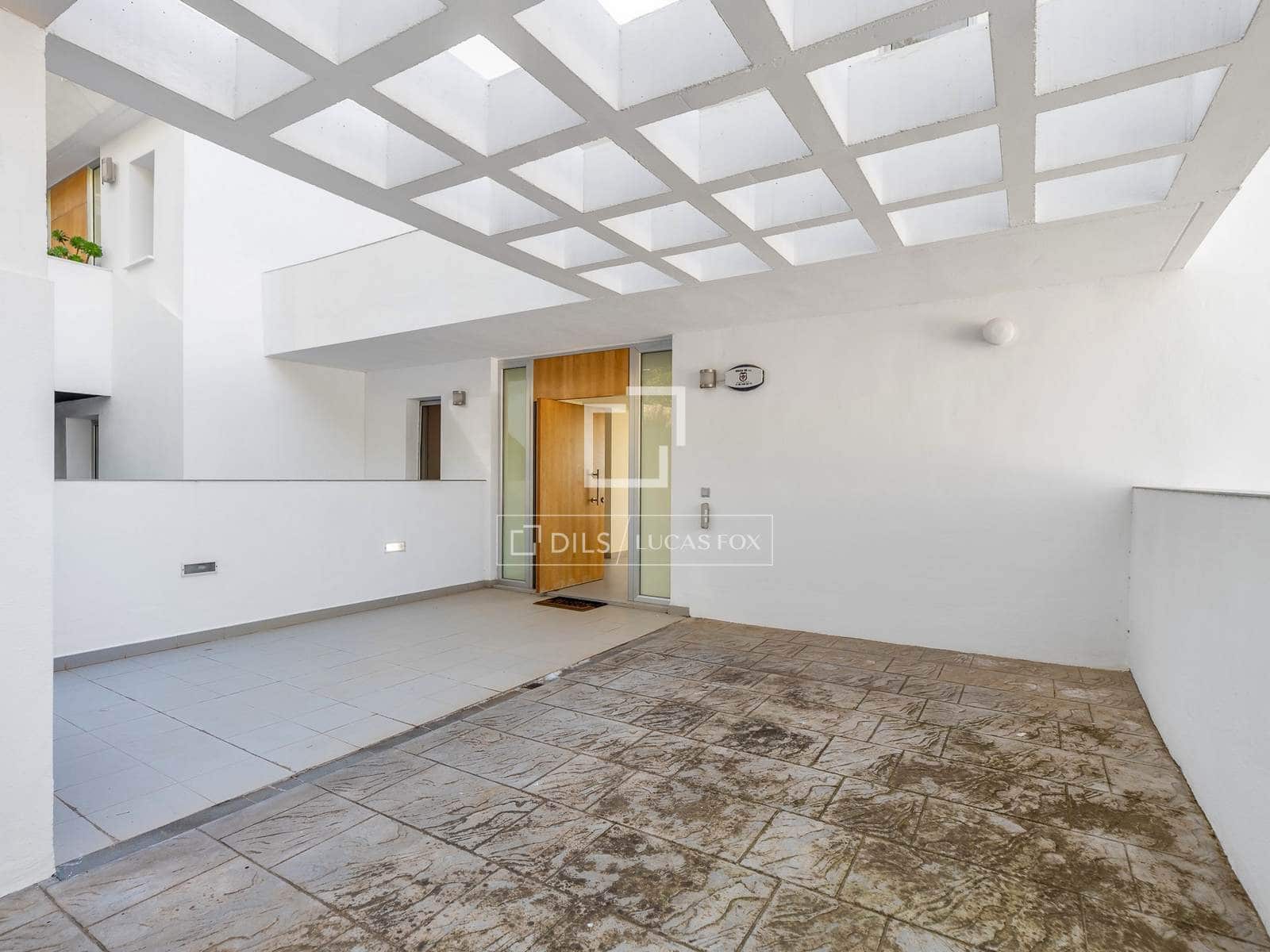 4 bedroom Villa for sale in Altea with pool garage - € 1,250,000 (Ref: 9502918)