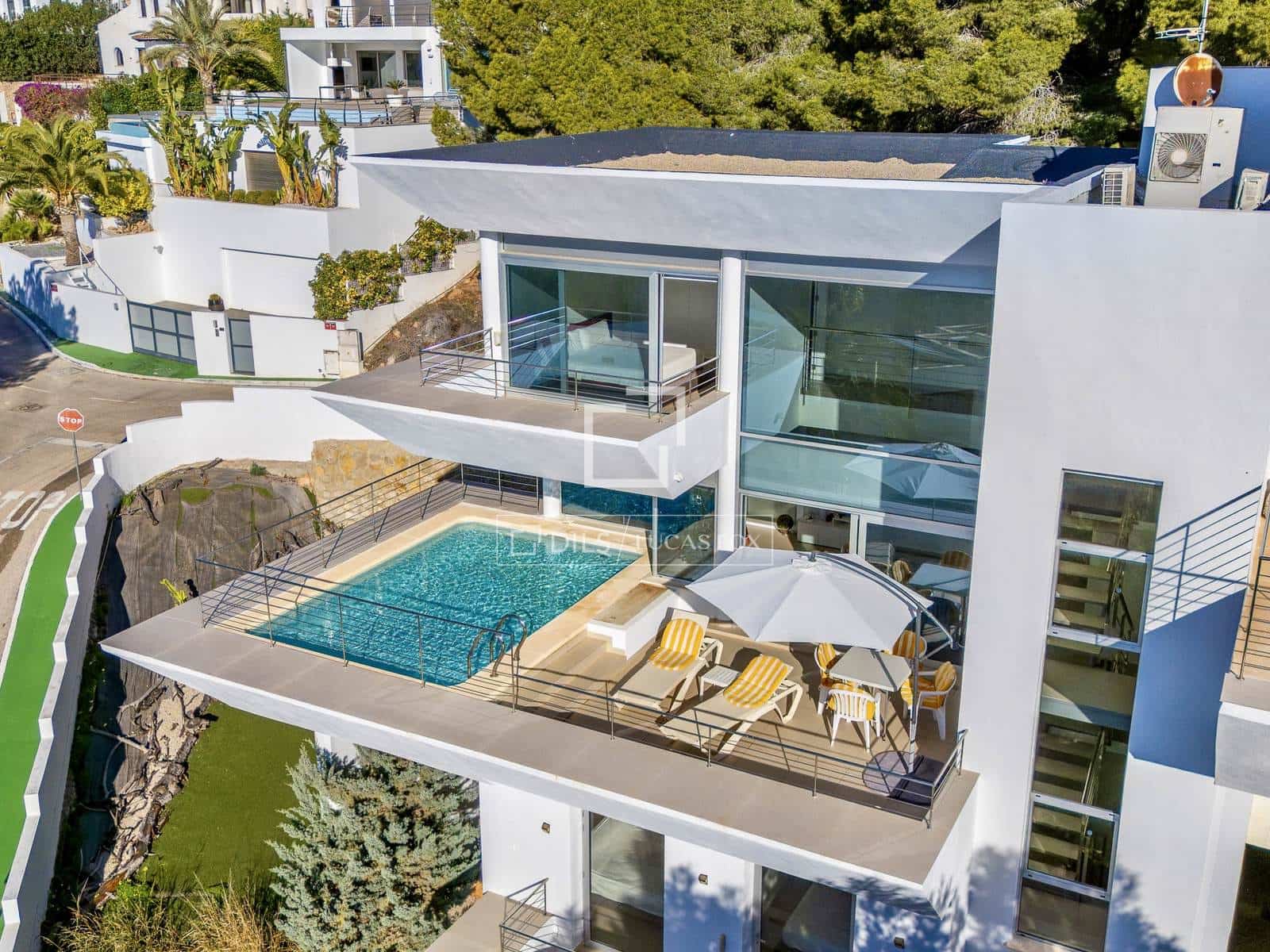 4 bedroom Villa for sale in Altea with pool garage - € 1,250,000 (Ref: 9502918)