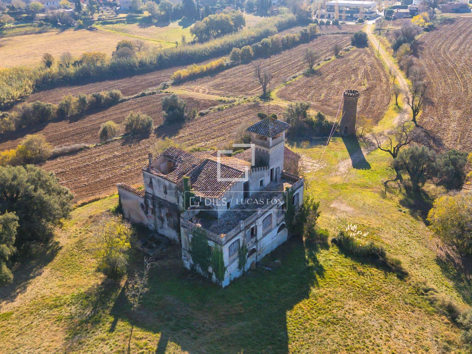 Finca/Casa Rural de 10 habitaciones en Llambilles en venta - 950.000 € (Ref: 9502919)