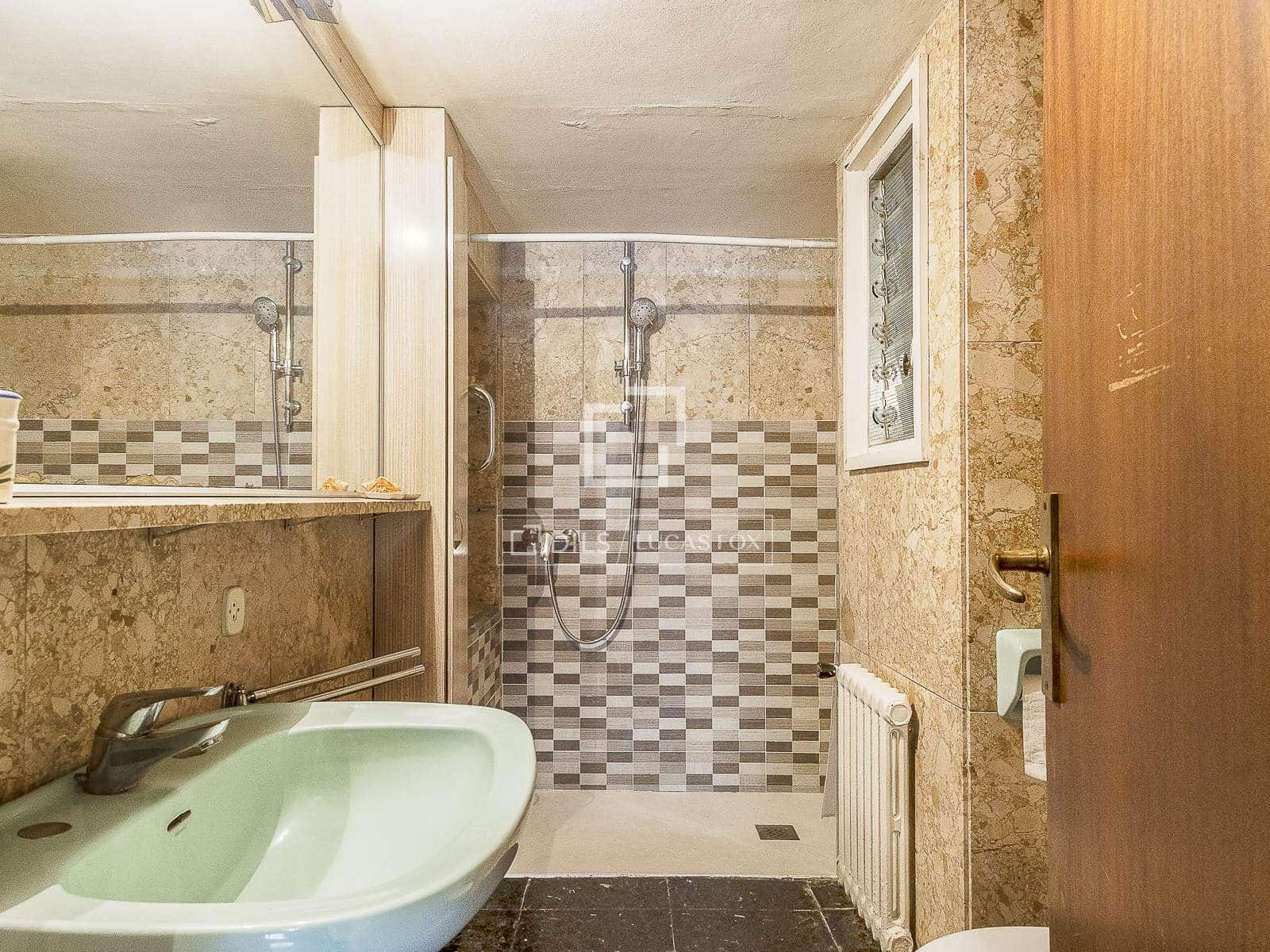 4 makuuhuone Huoneisto myytävänä paikassa Barcelona kaupunki - 830 000 € (Ref: 9503013)