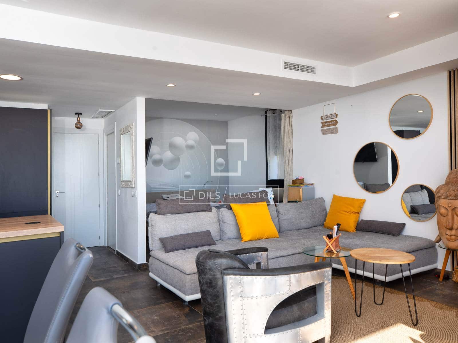 3 slaapkamer Villa te koop in Roses met zwembad garage - € 995.000 (Ref: 9503015)