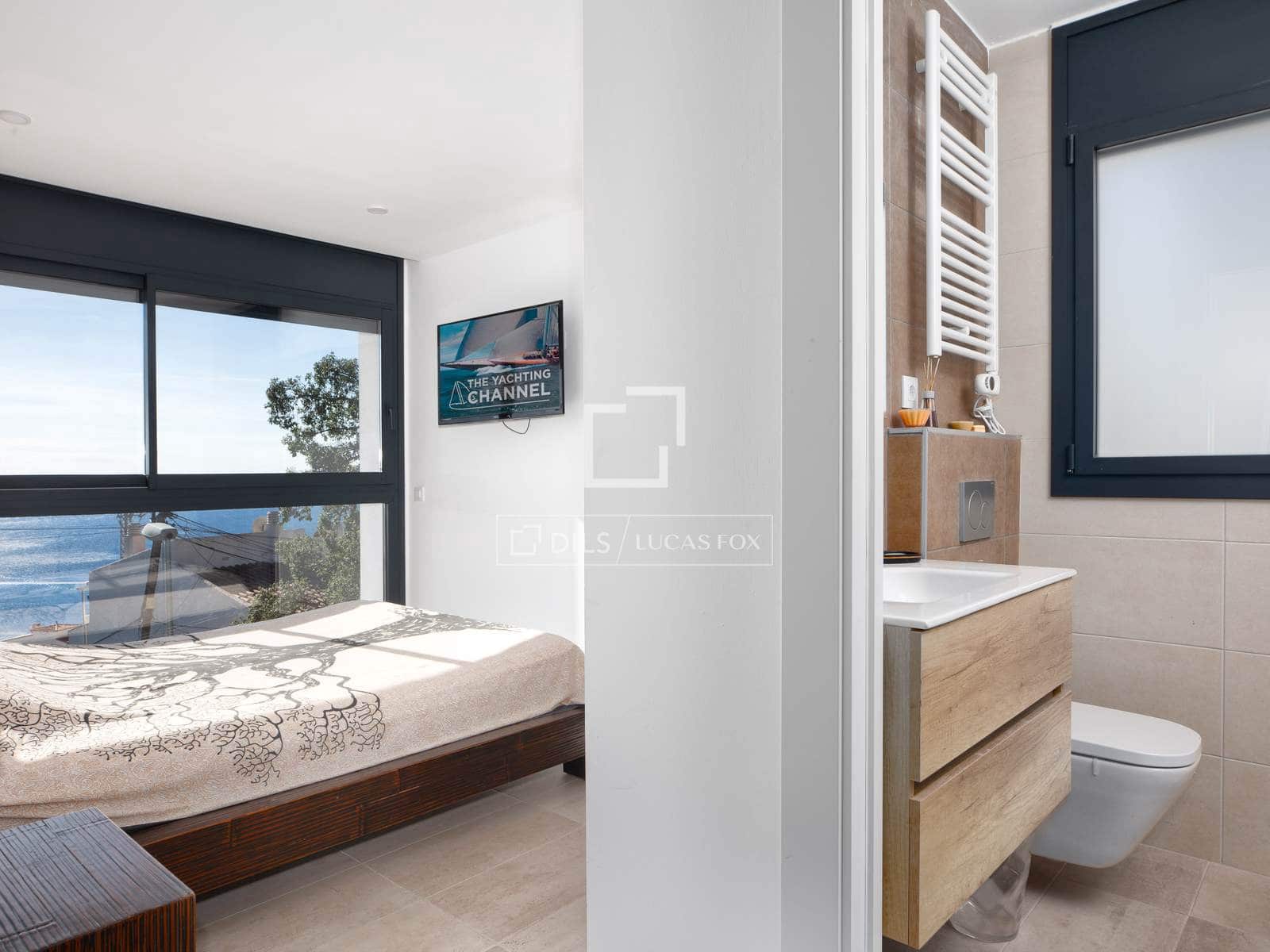 3 slaapkamer Villa te koop in Roses met zwembad garage - € 995.000 (Ref: 9503015)