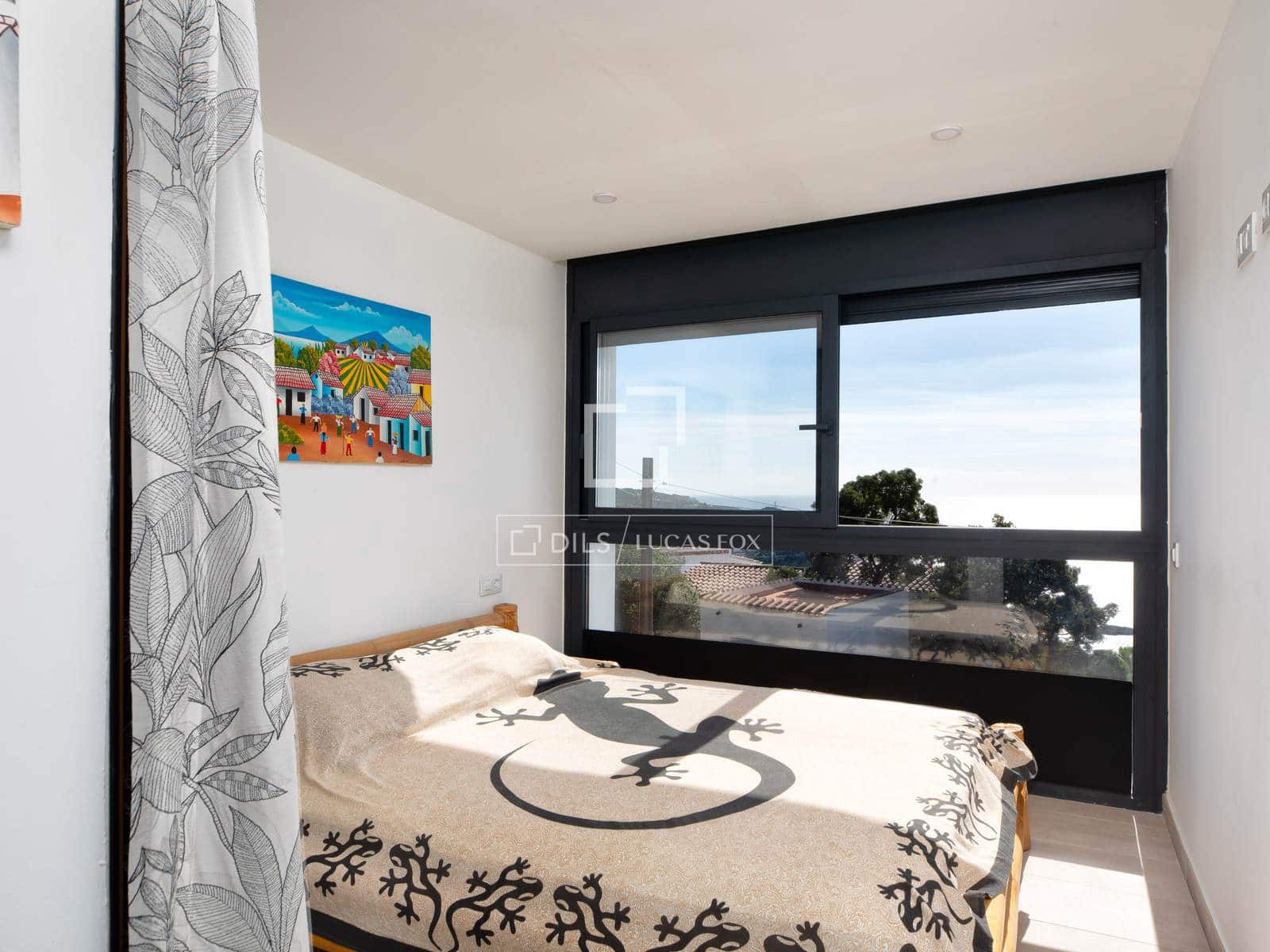 3 slaapkamer Villa te koop in Roses met zwembad garage - € 995.000 (Ref: 9503015)