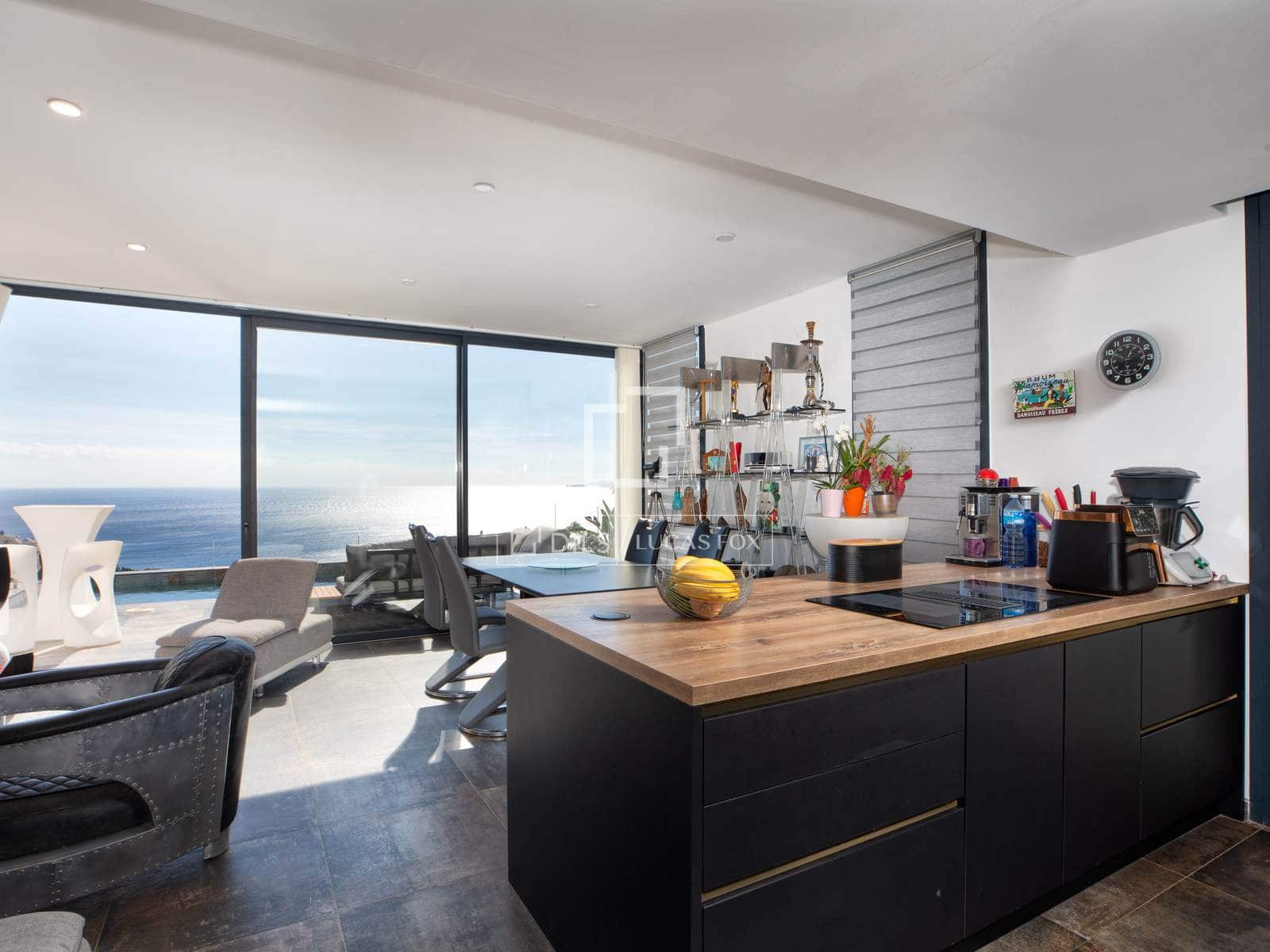 3 slaapkamer Villa te koop in Roses met zwembad garage - € 995.000 (Ref: 9503015)