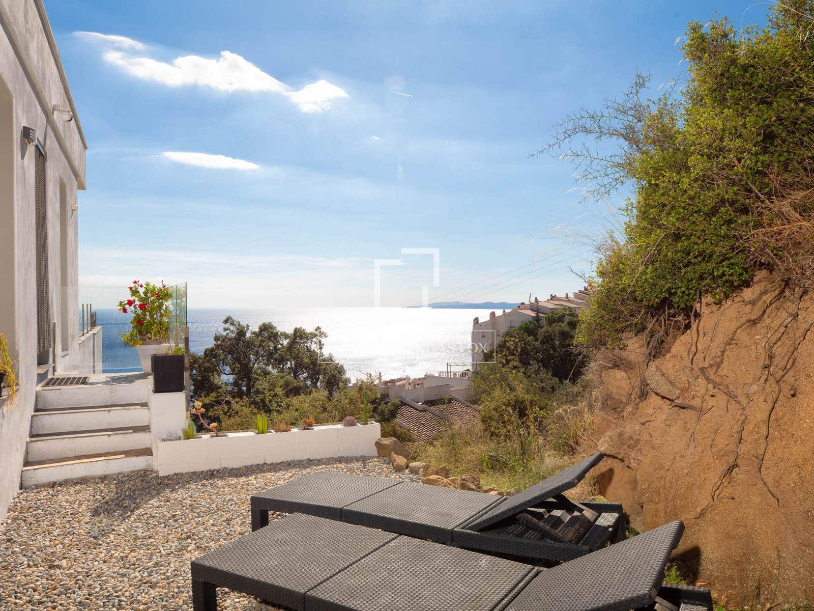 3 slaapkamer Villa te koop in Roses met zwembad garage - € 995.000 (Ref: 9503015)