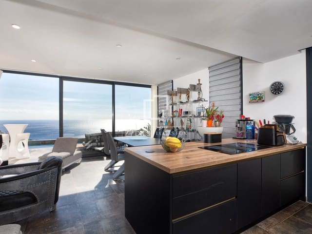 3 slaapkamer Villa te koop in Roses met zwembad garage - € 995.000 (Ref: 9503015)