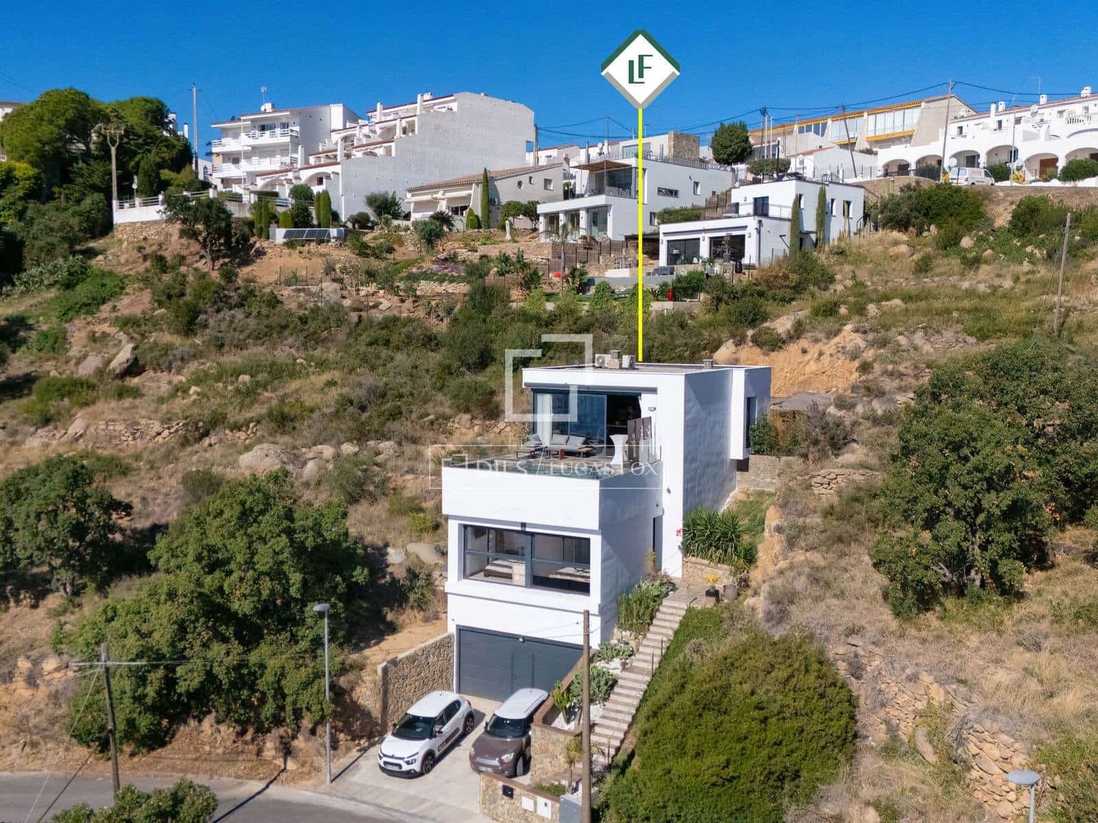 3 slaapkamer Villa te koop in Roses met zwembad garage - € 995.000 (Ref: 9503015)