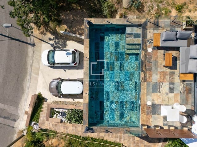 3 slaapkamer Villa te koop in Roses met zwembad garage - € 995.000 (Ref: 9503015)