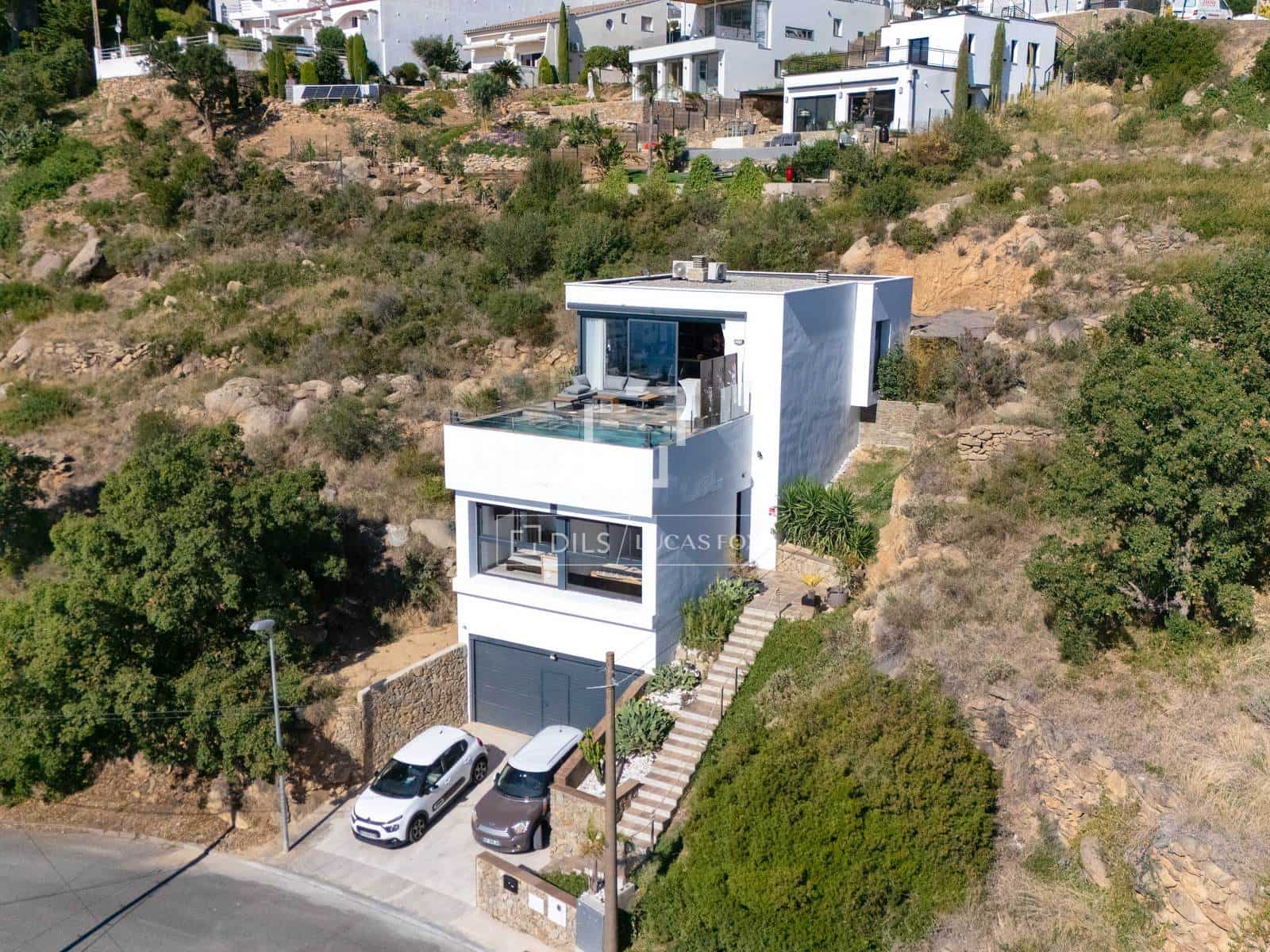 3 slaapkamer Villa te koop in Roses met zwembad garage - € 995.000 (Ref: 9503015)