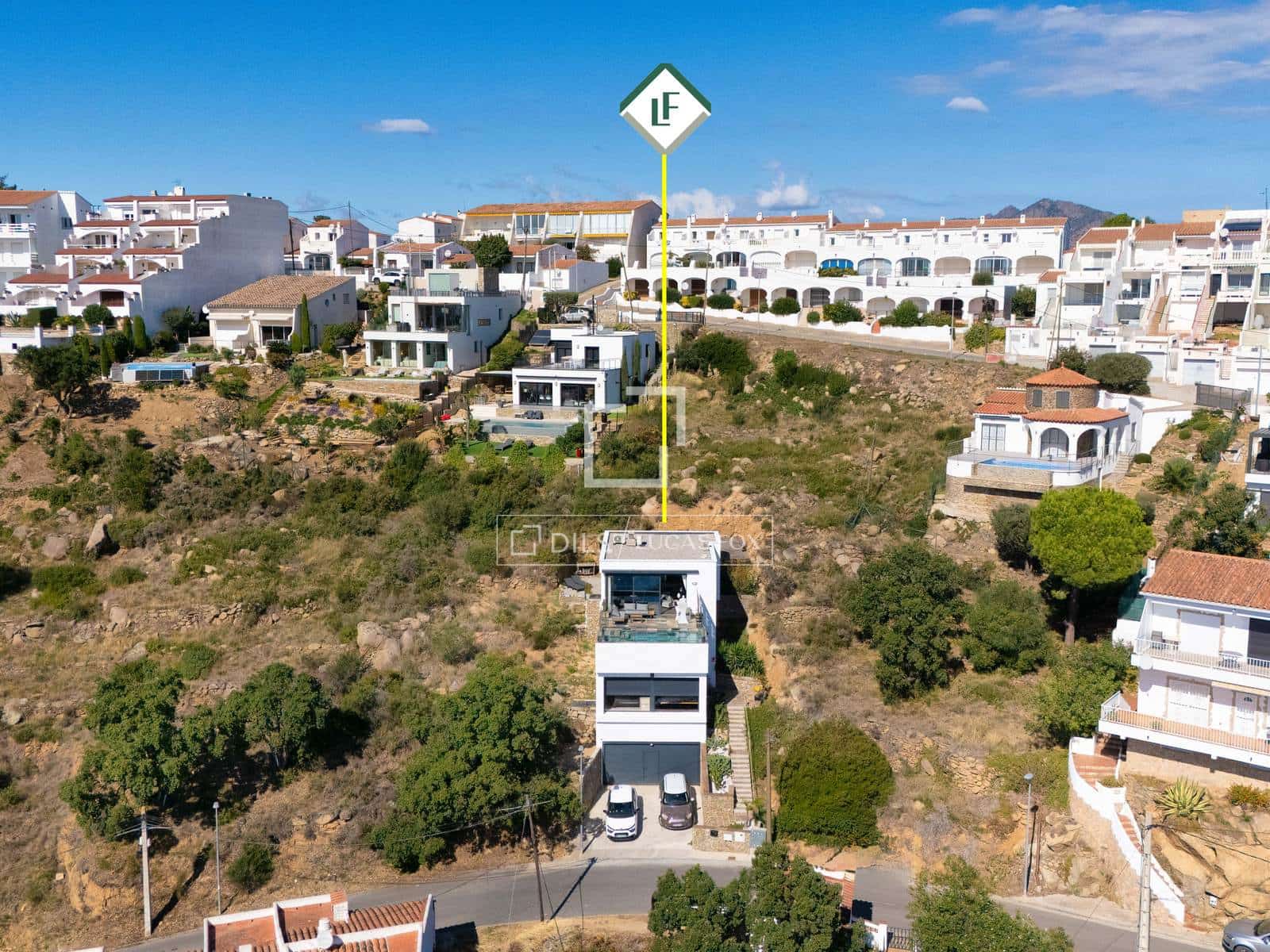 3 slaapkamer Villa te koop in Roses met zwembad garage - € 995.000 (Ref: 9503015)