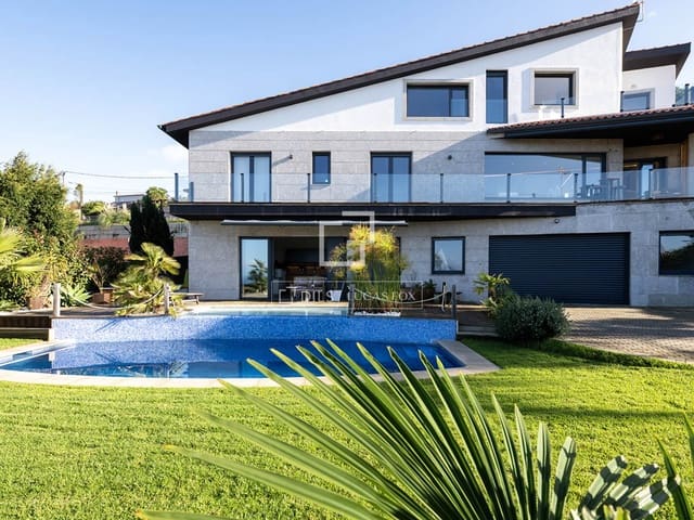 4 soveværelse Villa til salg i Vigo med swimmingpool garage - € 1.000.000 (Ref: 9503016)