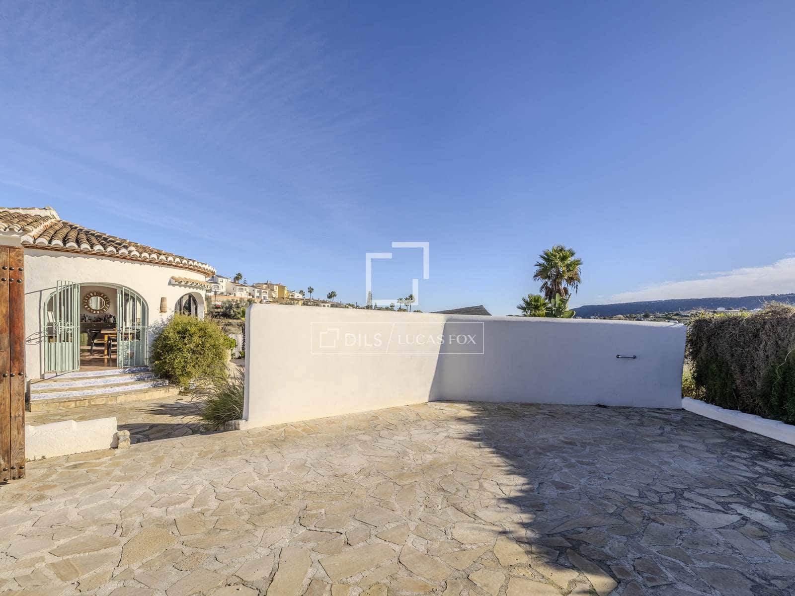 4 bedroom Villa for sale in Benitachell / Benitatxell with pool garage - € 675,000 (Ref: 9503233)