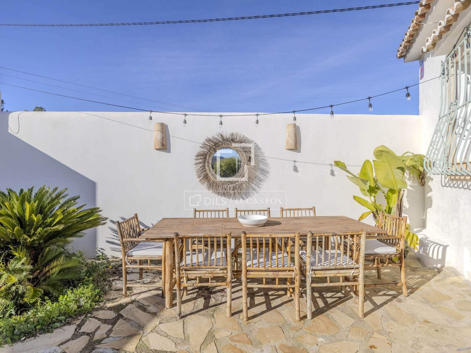 4 bedroom Villa for sale in Benitachell / Benitatxell with pool garage - € 675,000 (Ref: 9503233)