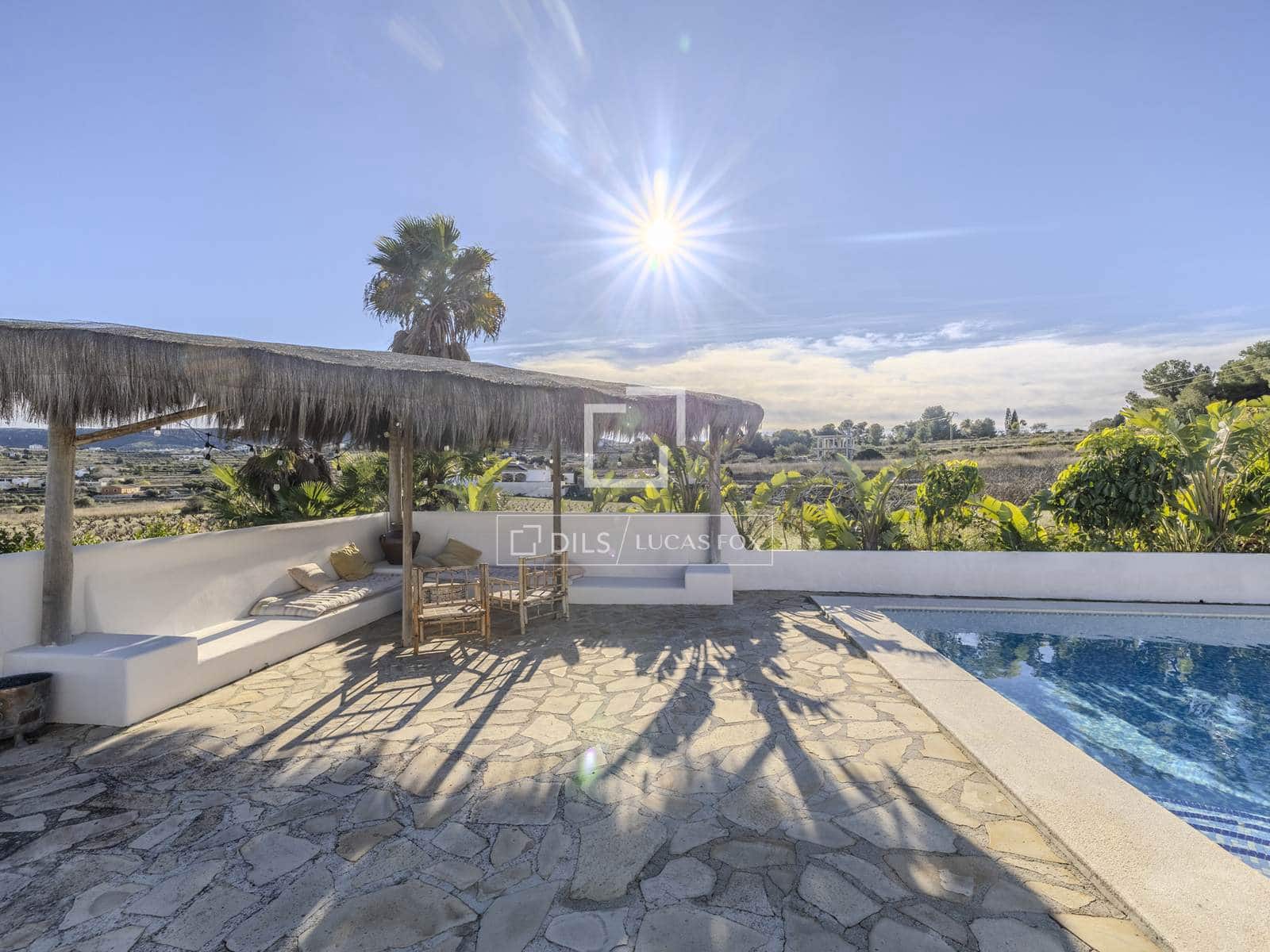 4 bedroom Villa for sale in Benitachell / Benitatxell with pool garage - € 675,000 (Ref: 9503233)