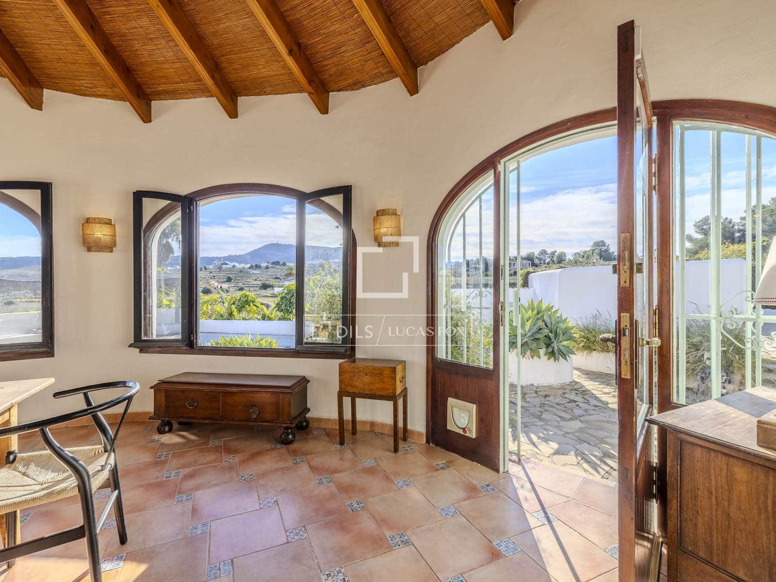 4 bedroom Villa for sale in Benitachell / Benitatxell with pool garage - € 675,000 (Ref: 9503233)