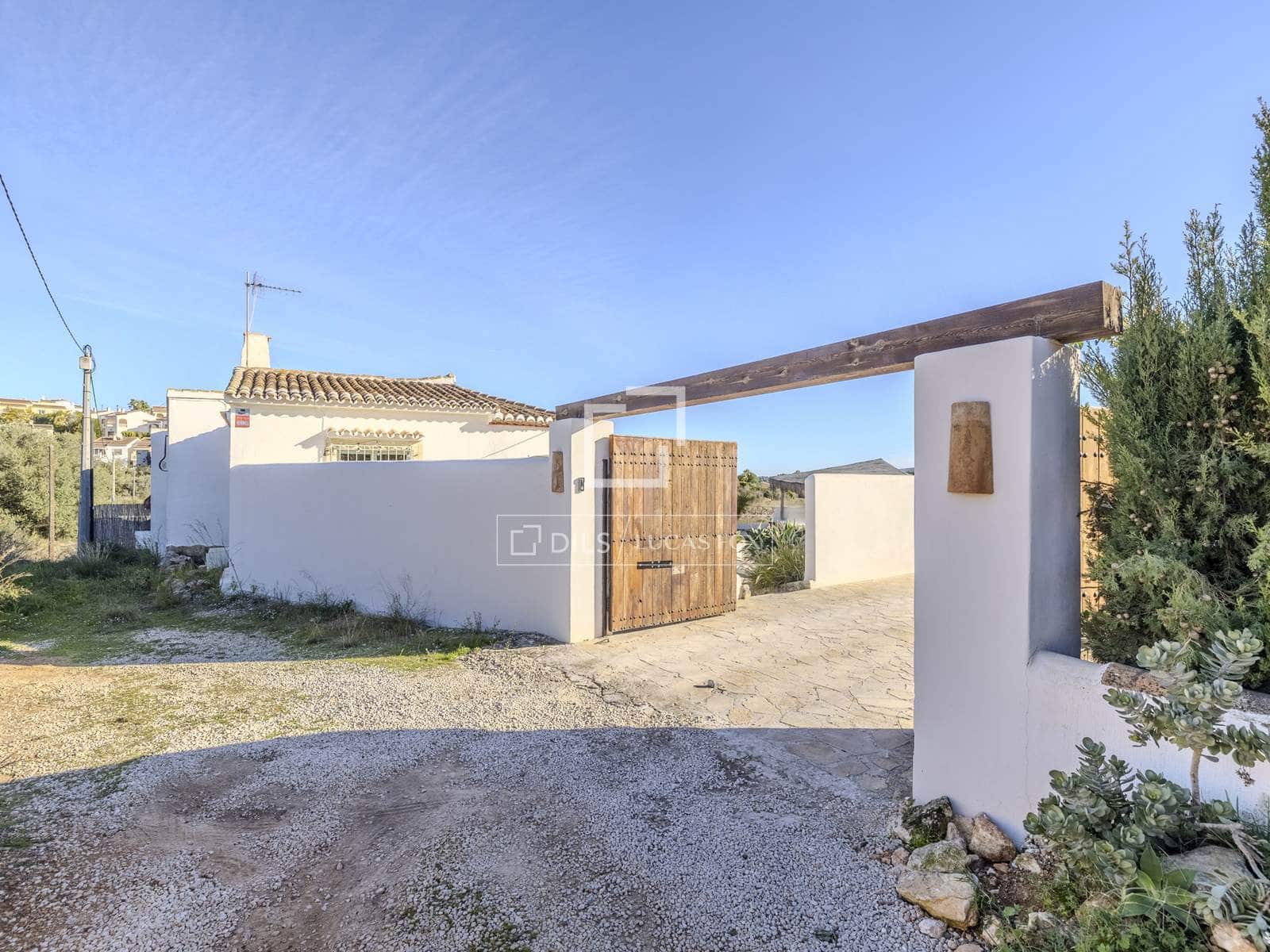 4 bedroom Villa for sale in Benitachell / Benitatxell with pool garage - € 675,000 (Ref: 9503233)