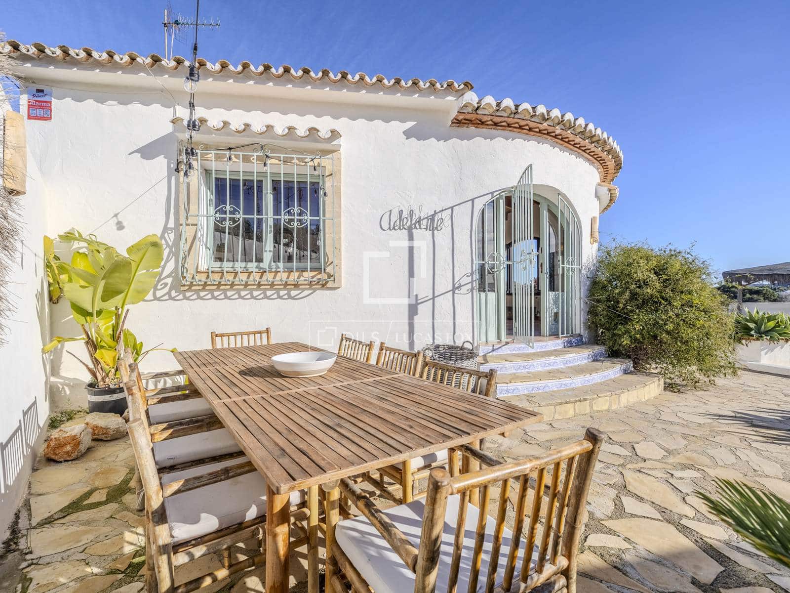 4 bedroom Villa for sale in Benitachell / Benitatxell with pool garage - € 675,000 (Ref: 9503233)