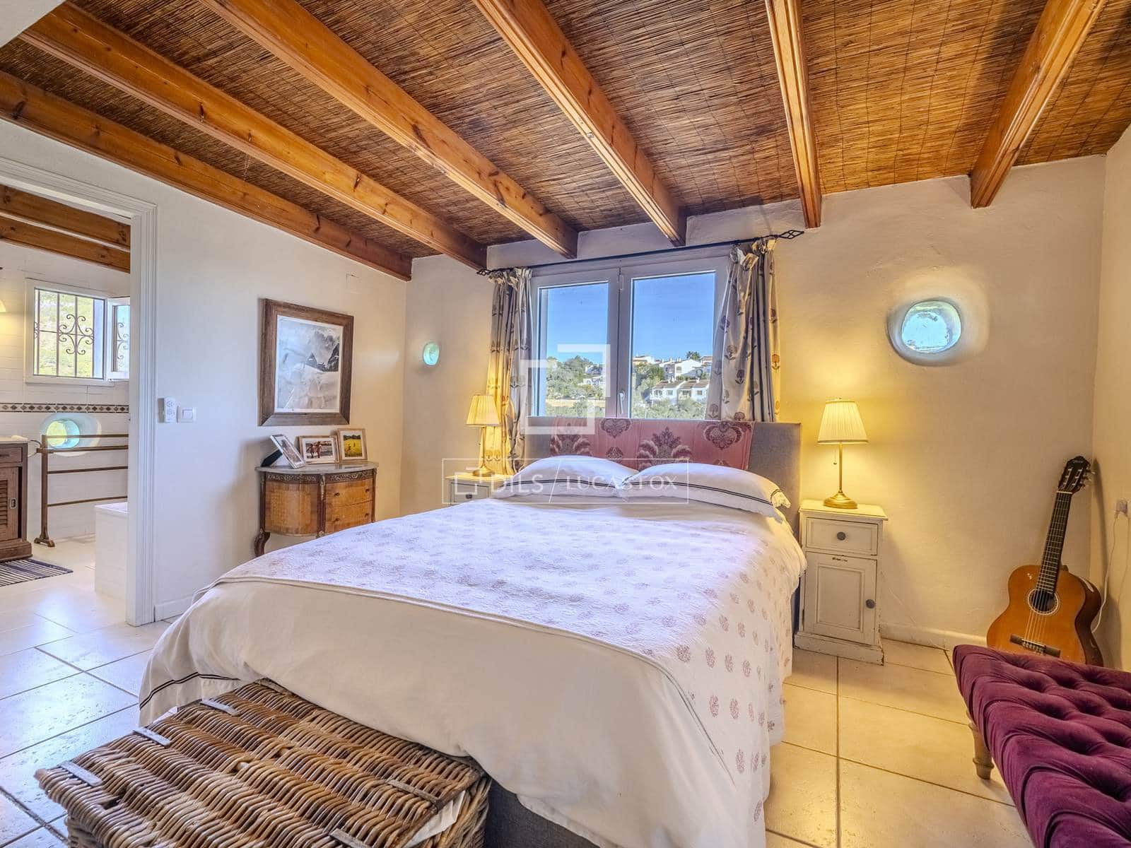 4 bedroom Villa for sale in Benitachell / Benitatxell with pool garage - € 675,000 (Ref: 9503233)